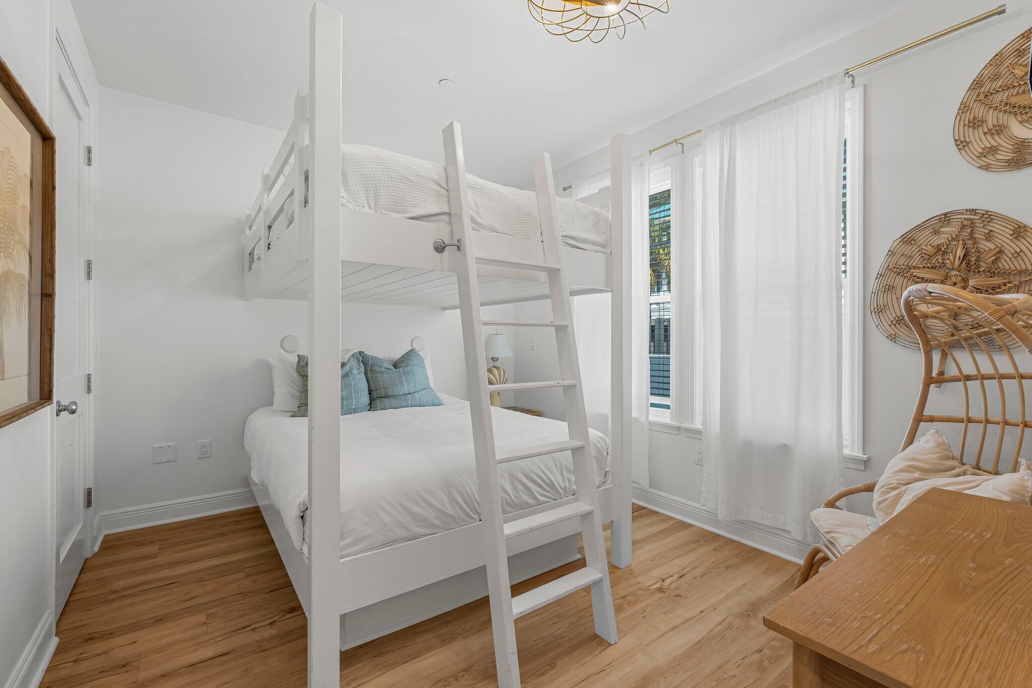 LONG BEACH 3RD ADDN - Residential