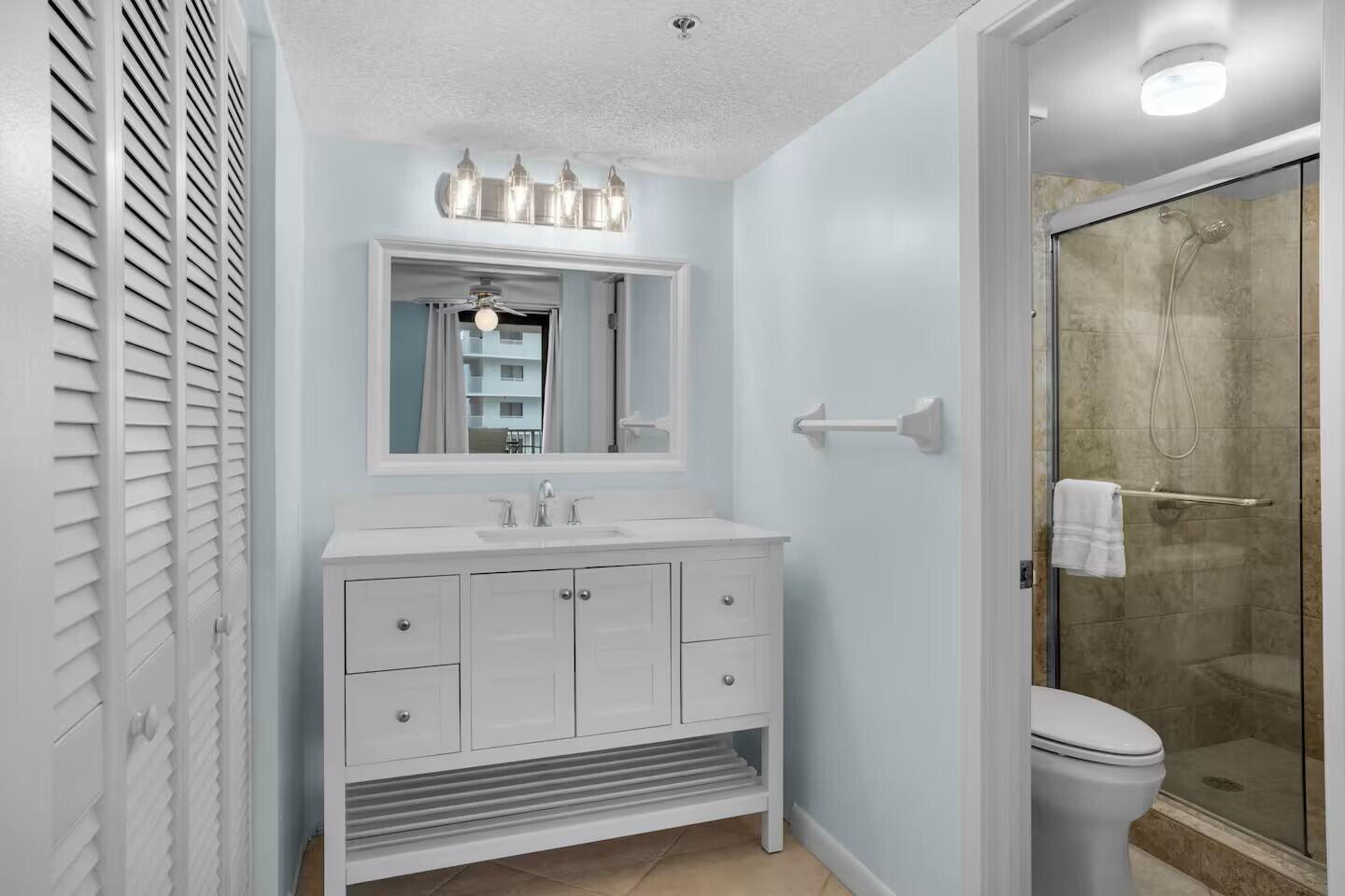 MAINSAIL CONDO PH 5 - Residential