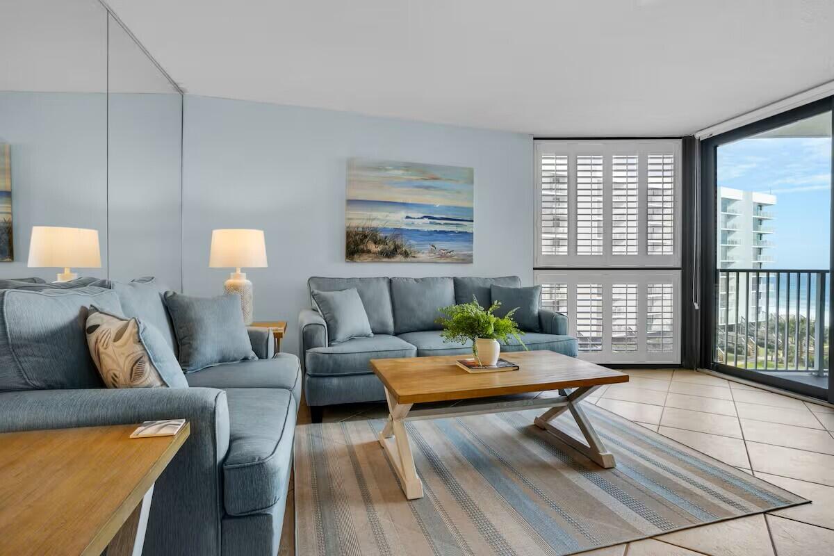 MAINSAIL CONDO PH 5 - Residential