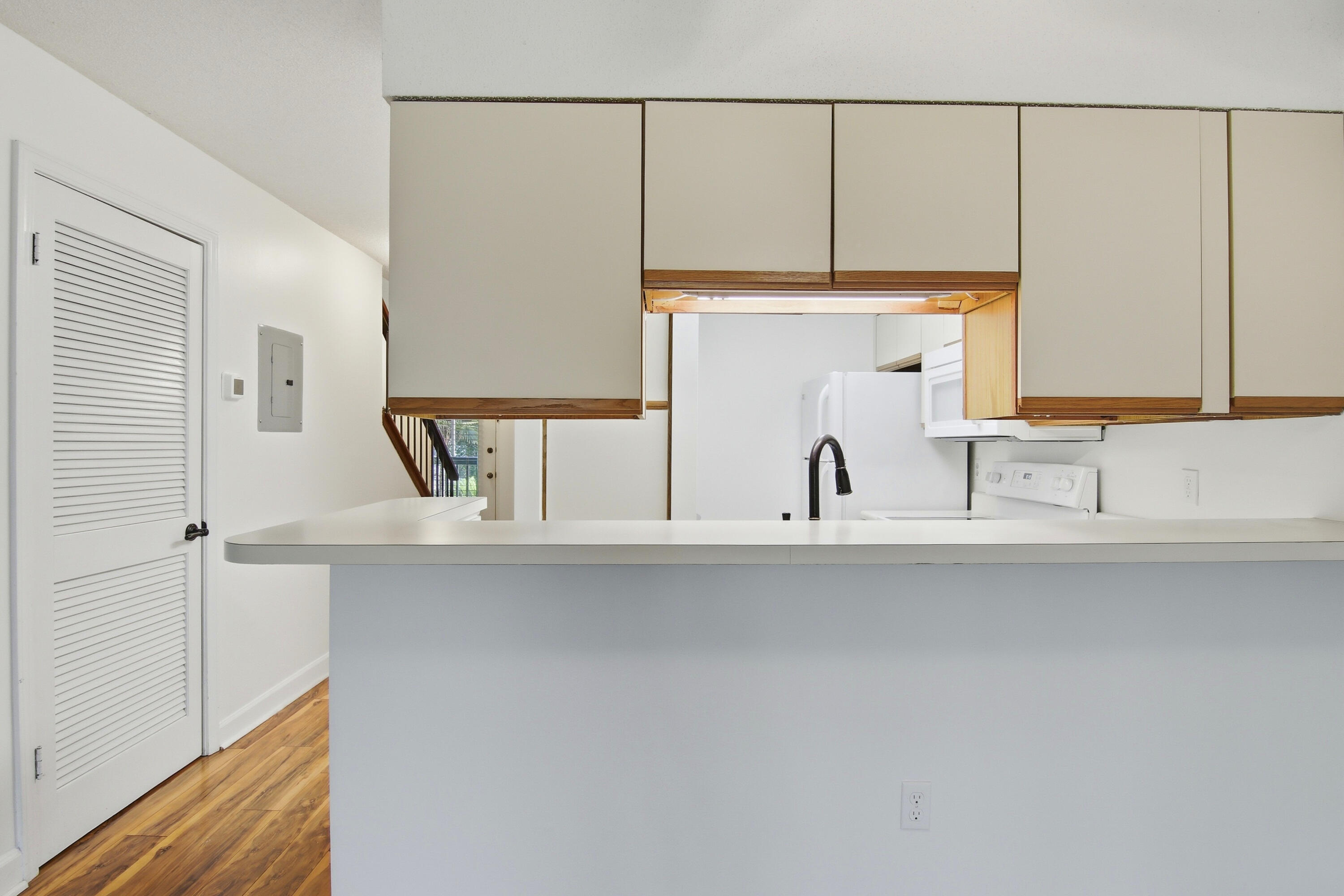 LAKESIDE CONDO AT BLUEWATER BAY - Residential