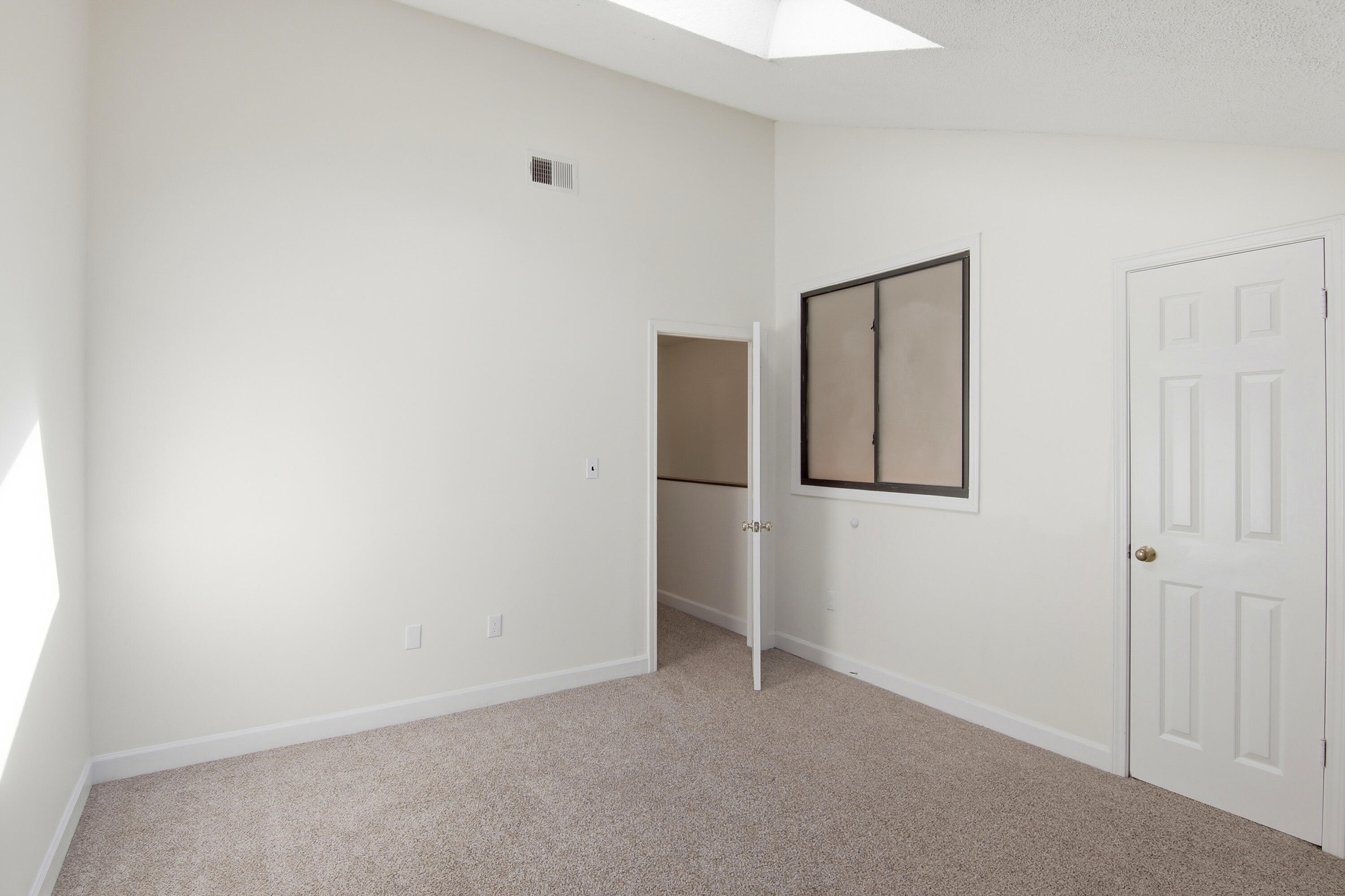 LAKESIDE CONDO AT BLUEWATER BAY - Residential