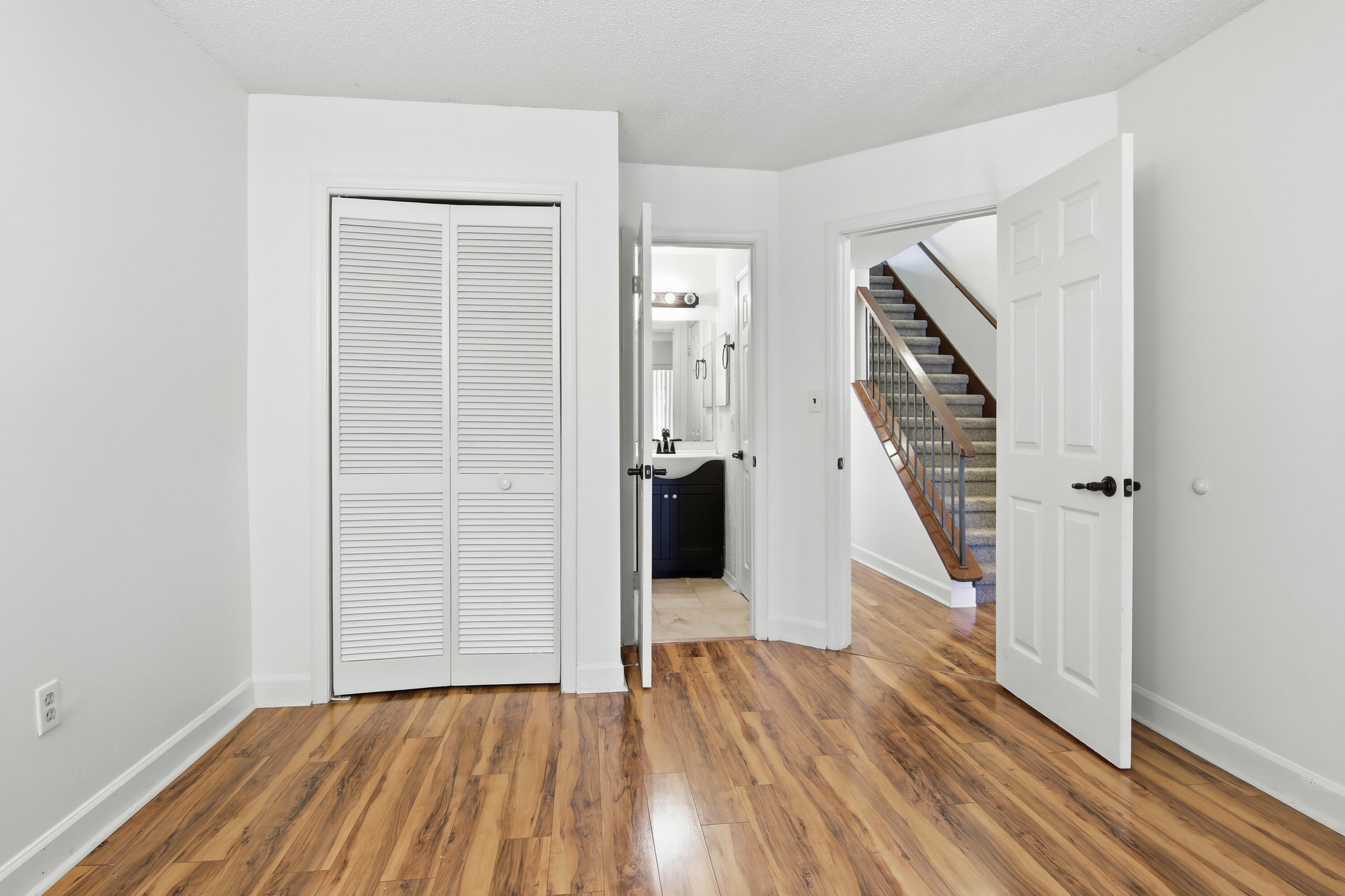LAKESIDE CONDO AT BLUEWATER BAY - Residential