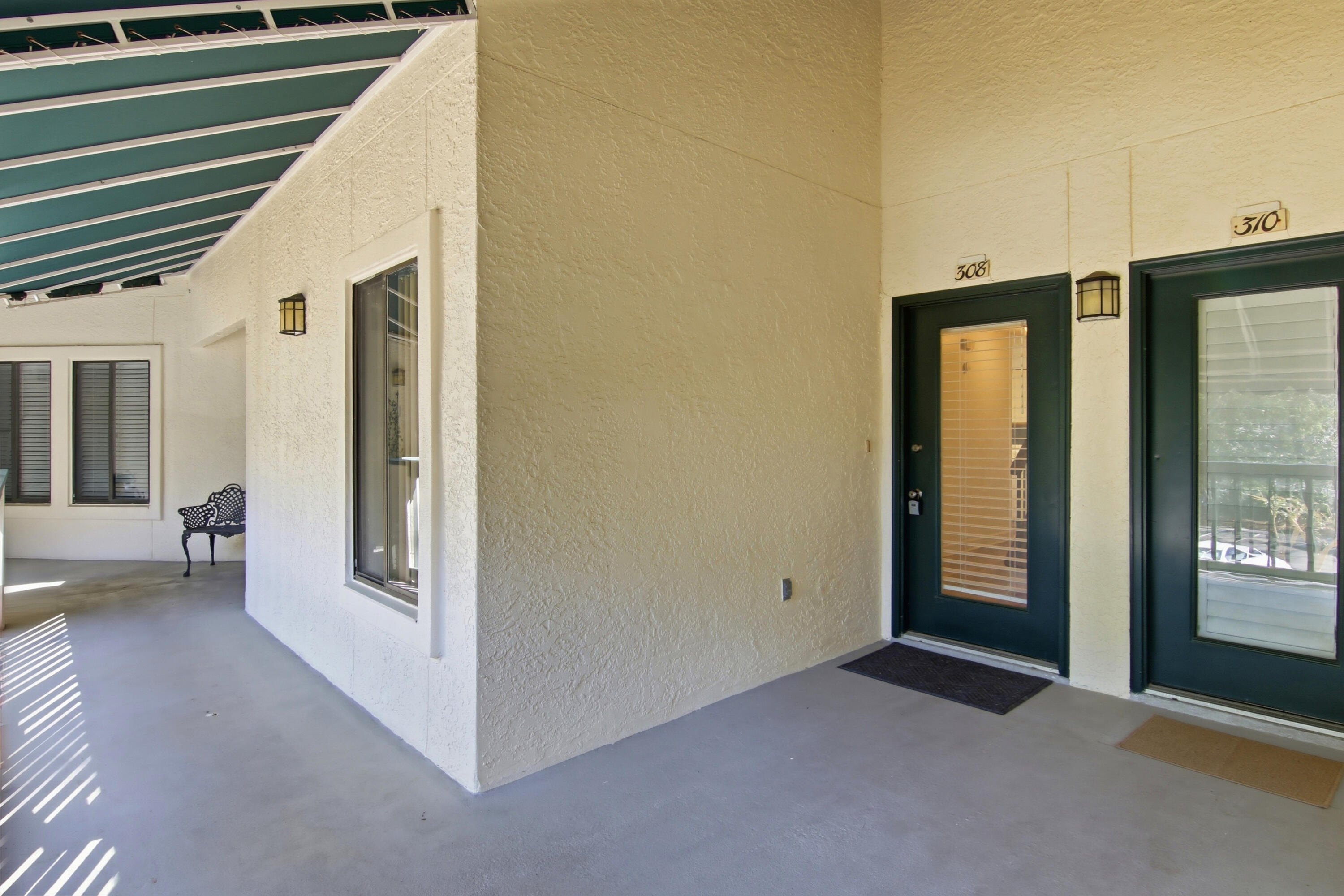 LAKESIDE CONDO AT BLUEWATER BAY - Residential