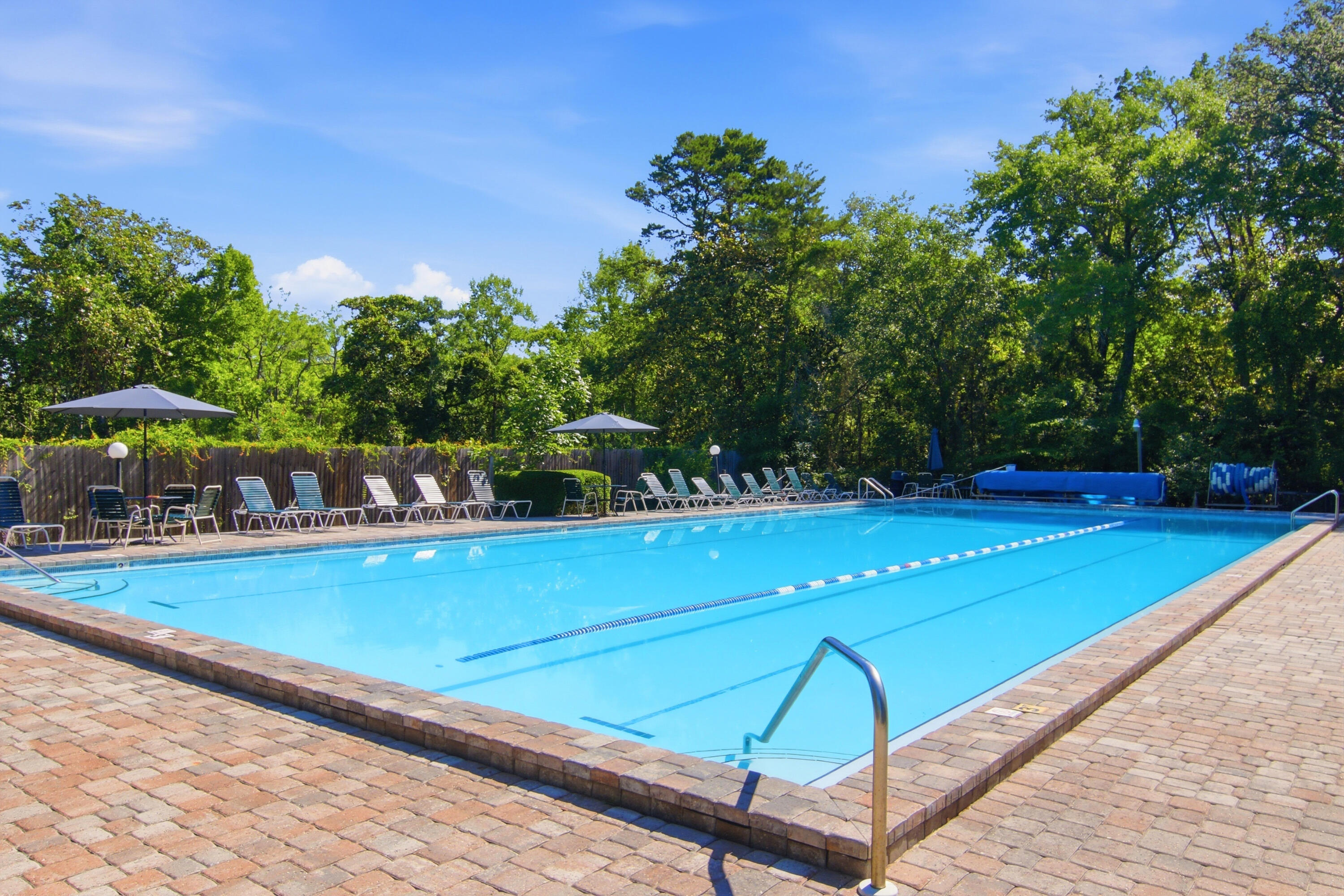LAKESIDE CONDO AT BLUEWATER BAY - Residential