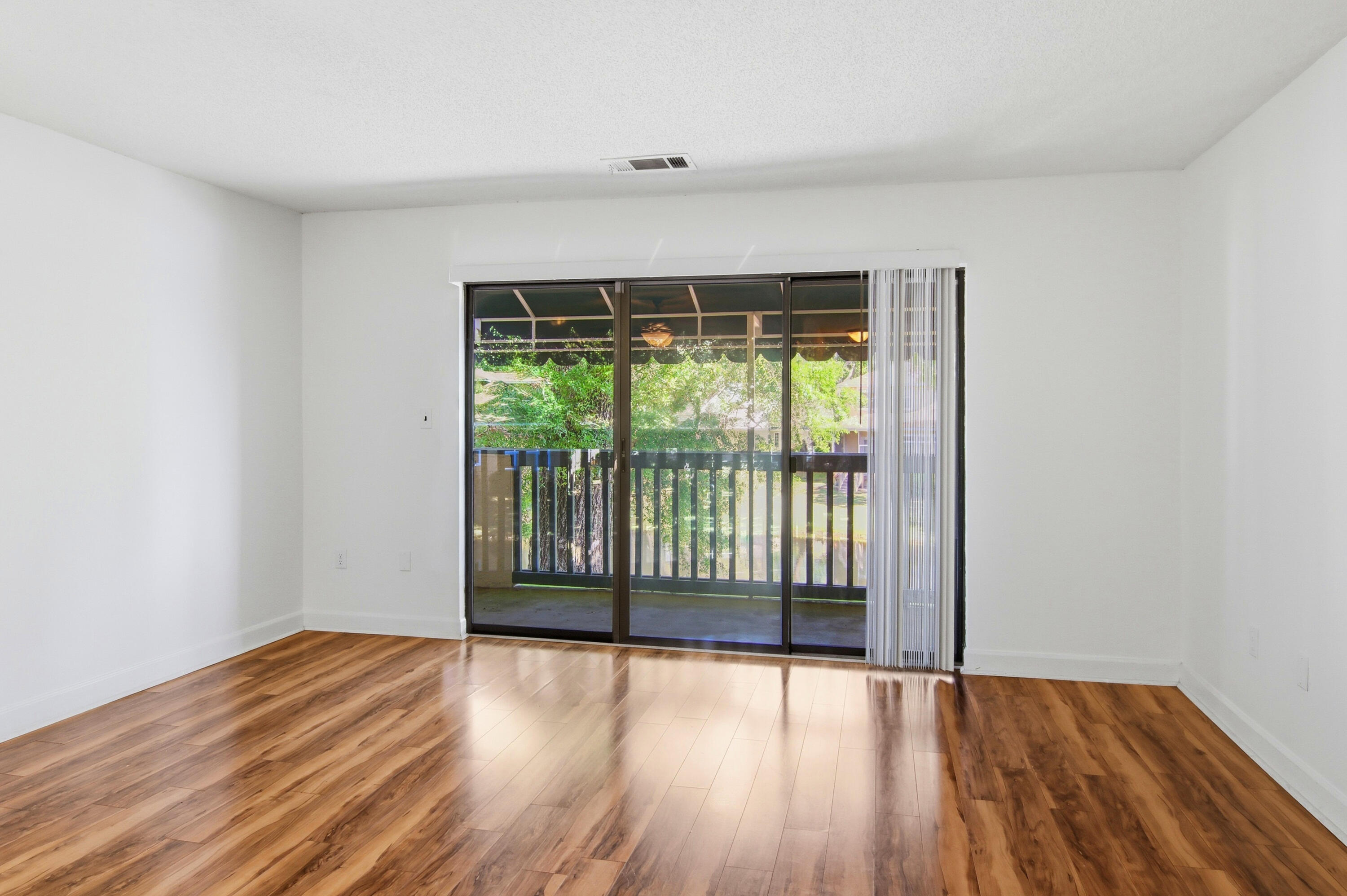 LAKESIDE CONDO AT BLUEWATER BAY - Residential