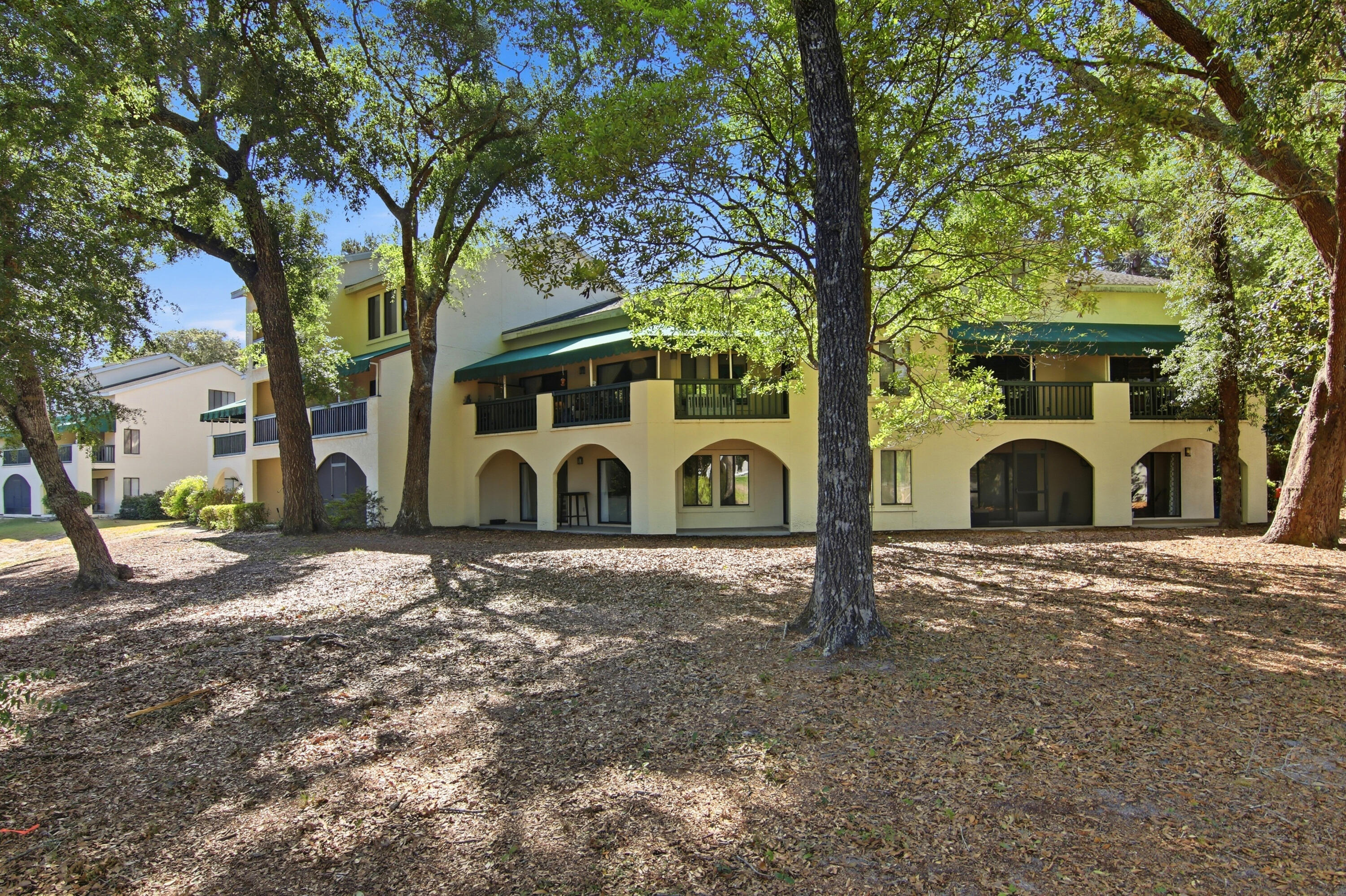 LAKESIDE CONDO AT BLUEWATER BAY - Residential