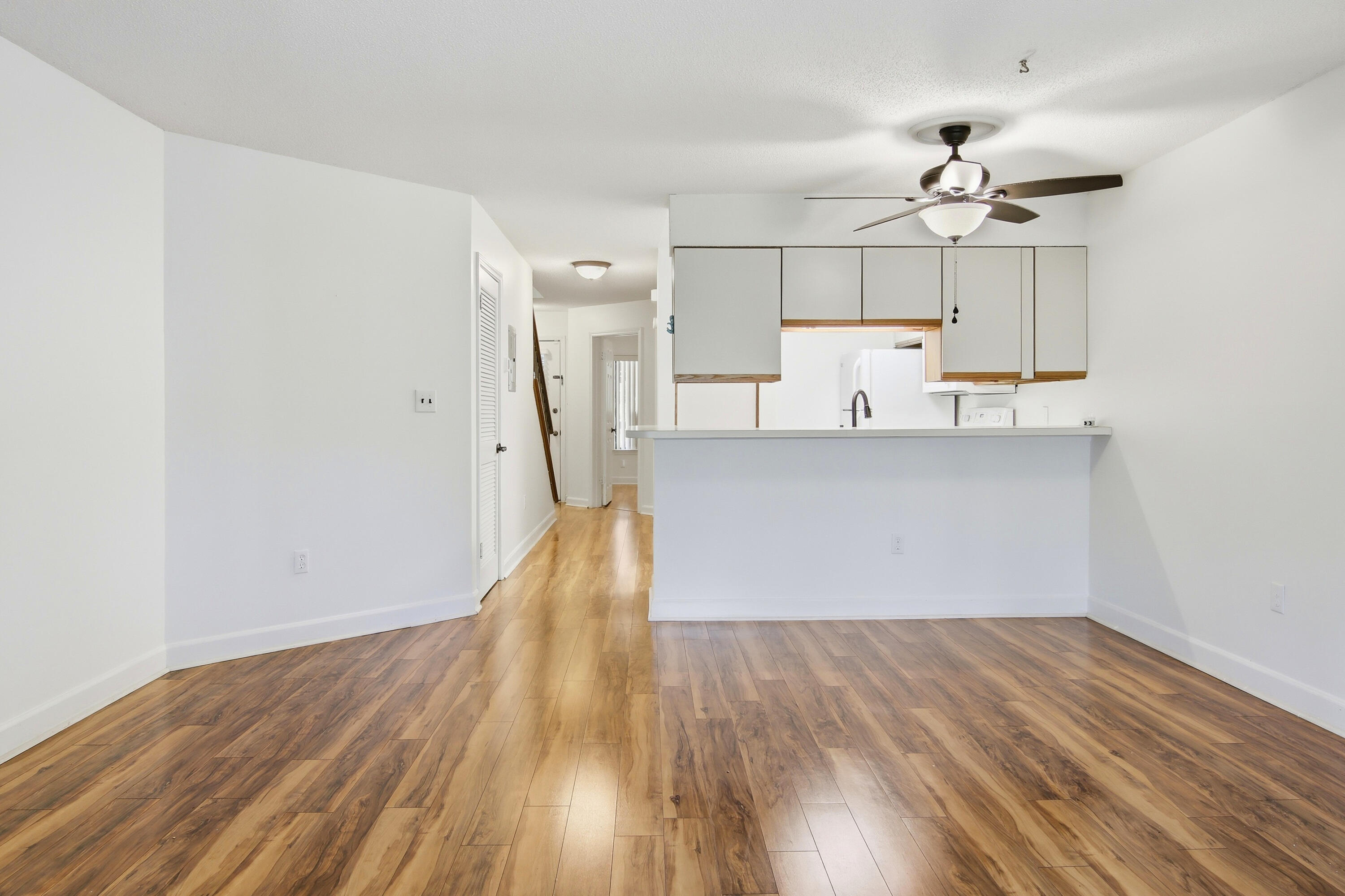 LAKESIDE CONDO AT BLUEWATER BAY - Residential