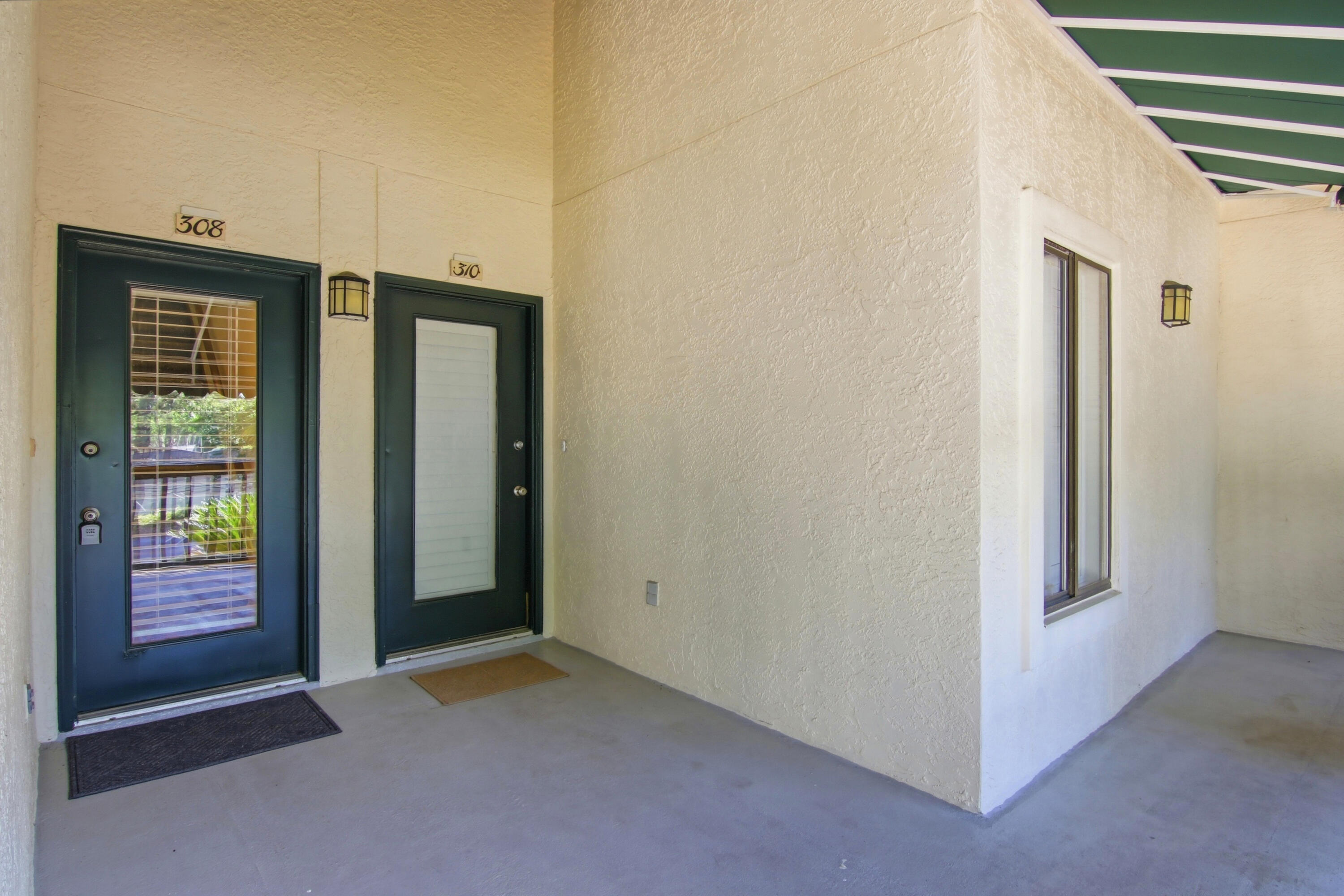 LAKESIDE CONDO AT BLUEWATER BAY - Residential