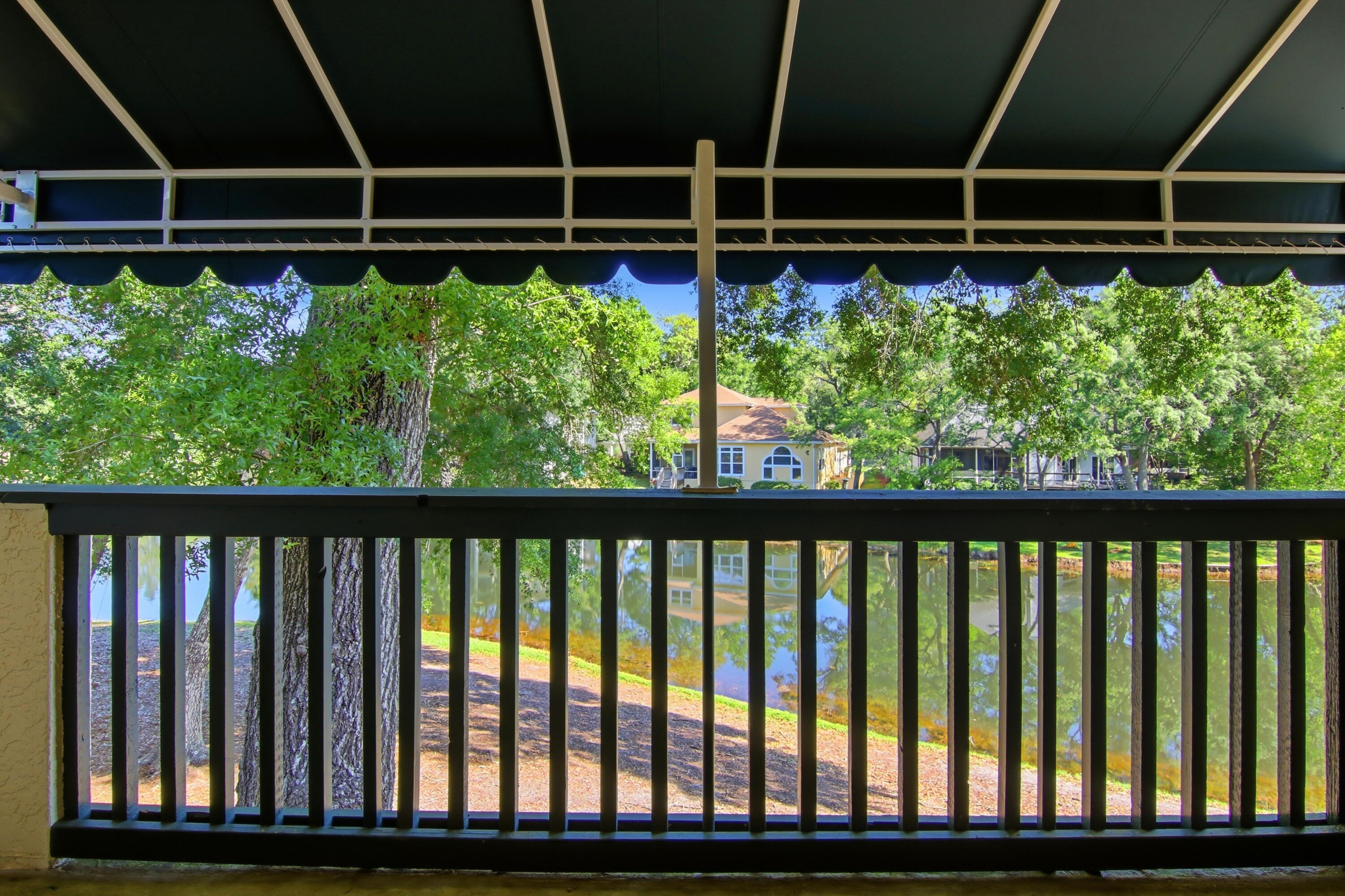 LAKESIDE CONDO AT BLUEWATER BAY - Residential