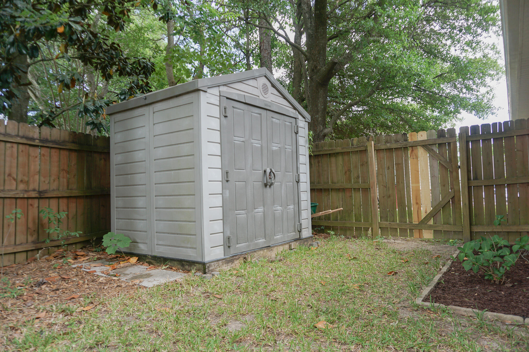 HERITAGE MANOR - Residential Lease