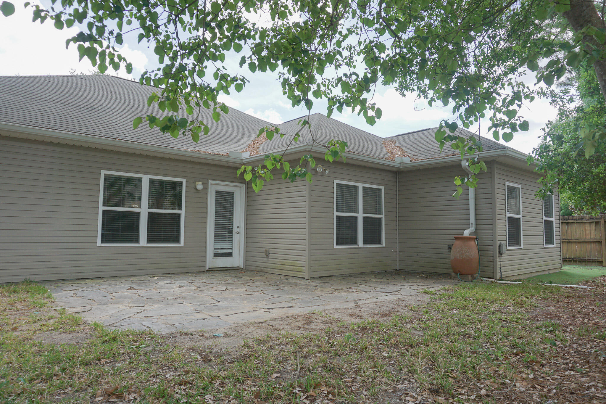 HERITAGE MANOR - Residential Lease