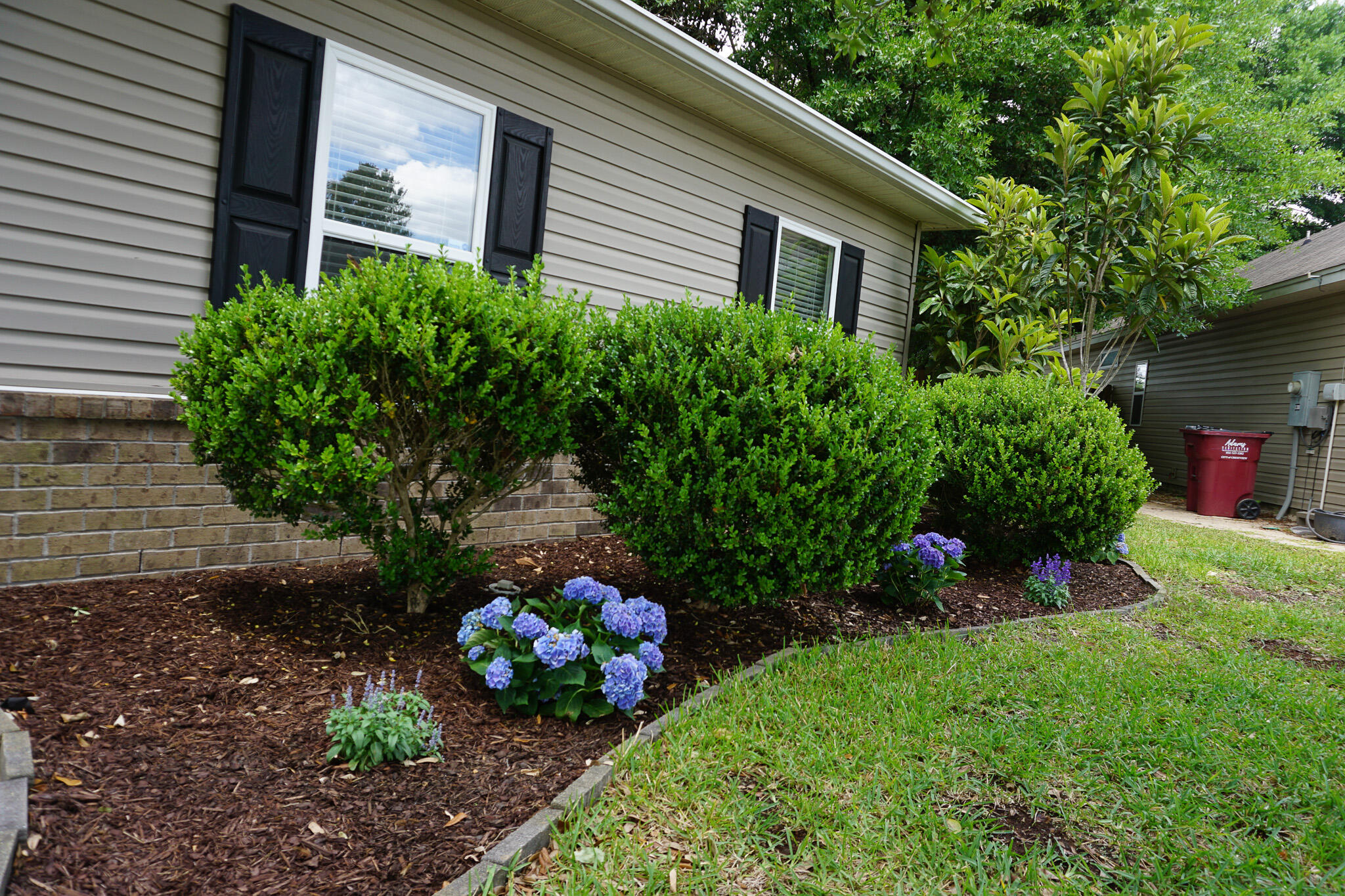 HERITAGE MANOR - Residential Lease
