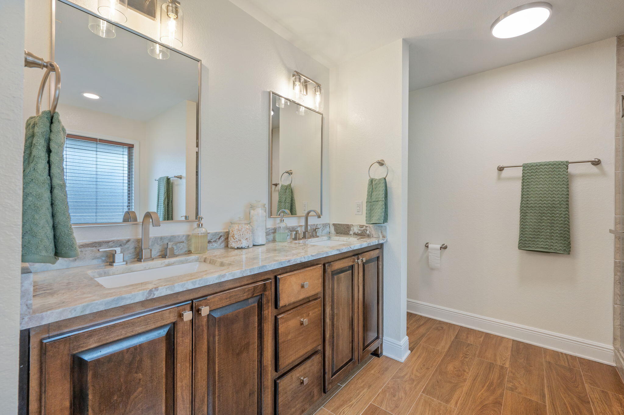 FOX VALLEY - Residential