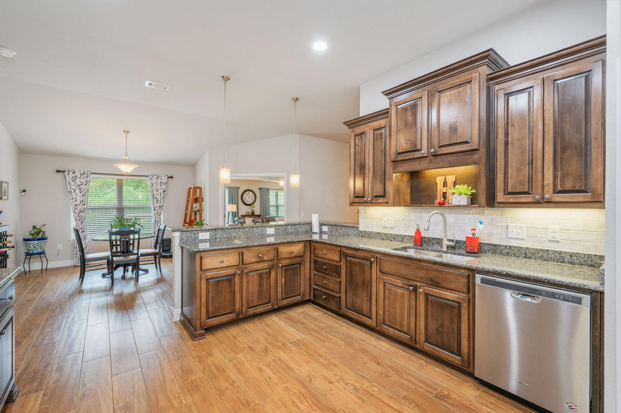 FOX VALLEY - Residential