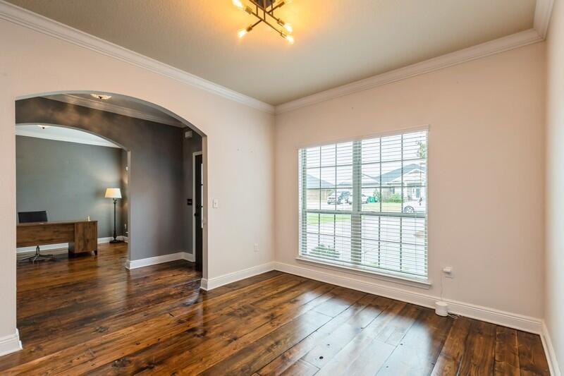 2505 - Auburn & Garden City - Residential