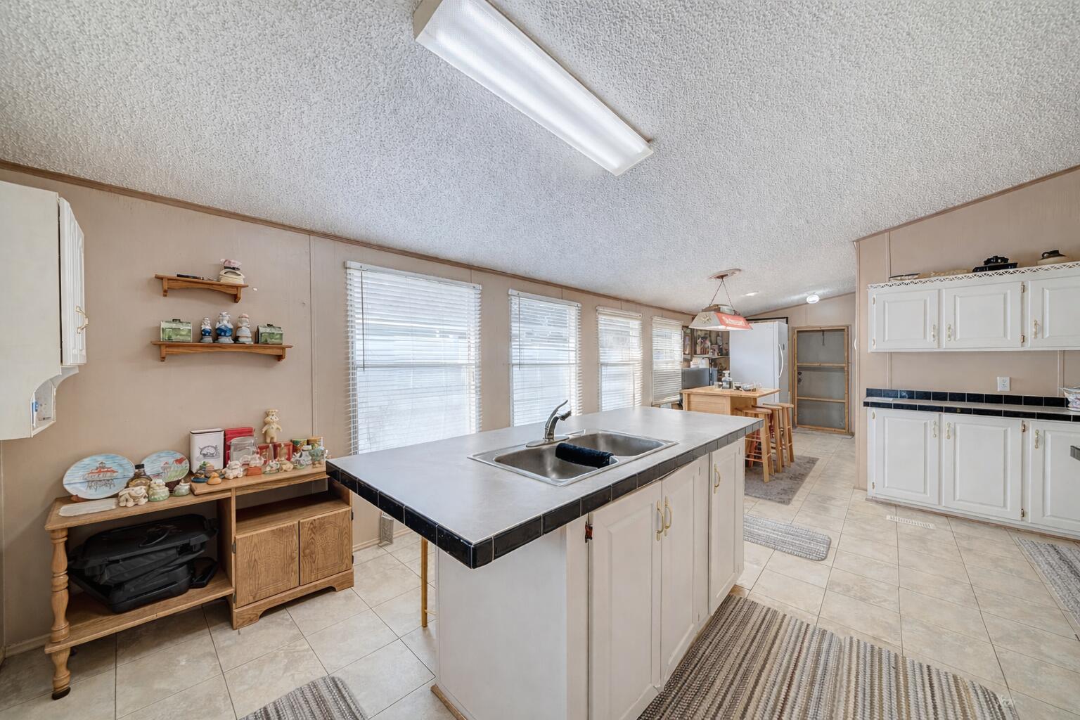 LAGUNA BEACH ESTATES 7TH ADDN - Residential