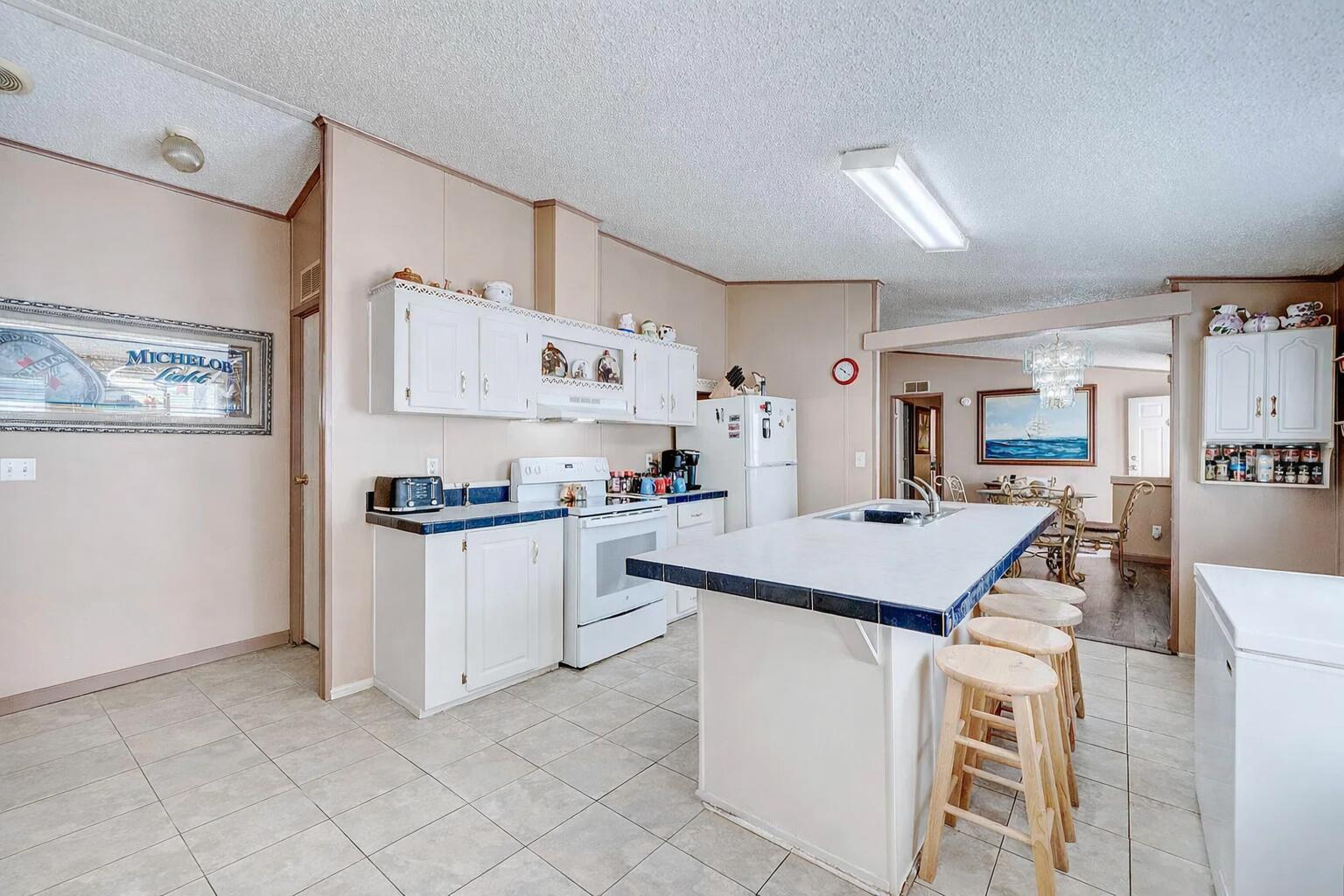 LAGUNA BEACH ESTATES 7TH ADDN - Residential