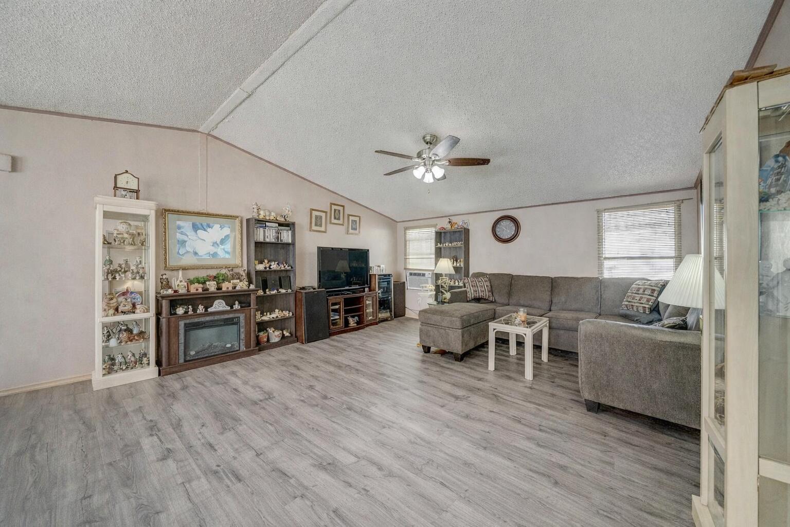 LAGUNA BEACH ESTATES 7TH ADDN - Residential