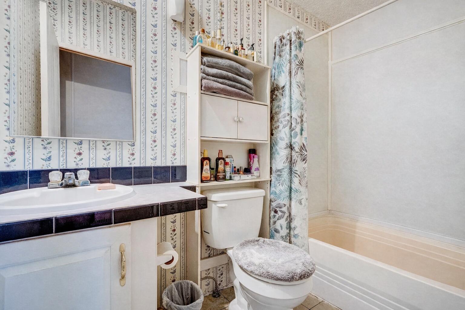 LAGUNA BEACH ESTATES 7TH ADDN - Residential