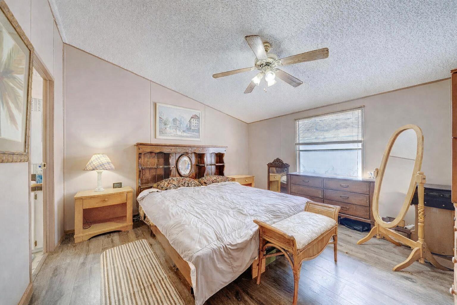 LAGUNA BEACH ESTATES 7TH ADDN - Residential