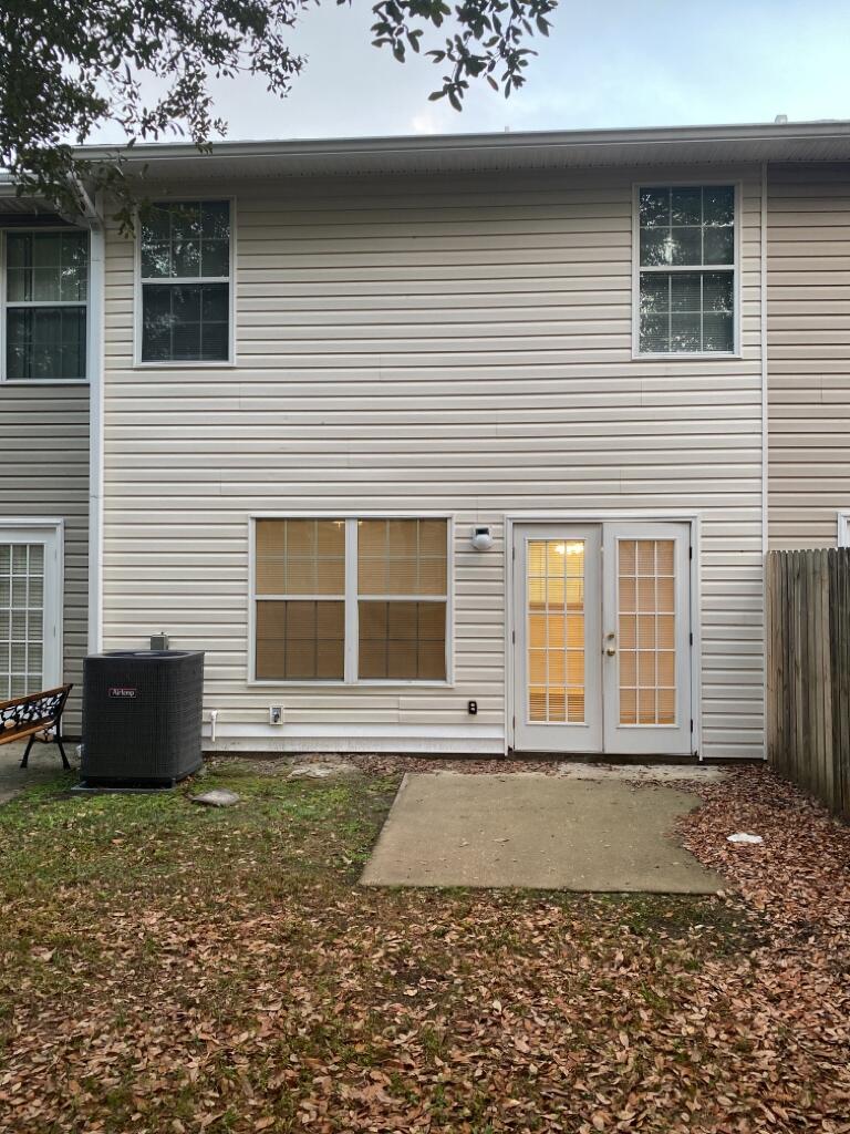 ROLLING PINES - Residential Lease