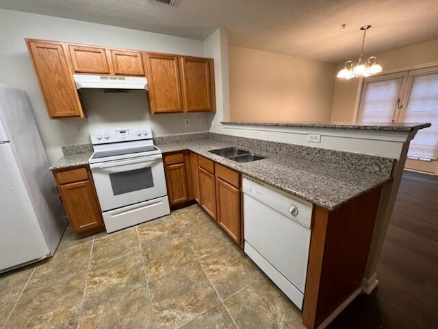 ROLLING PINES - Residential Lease