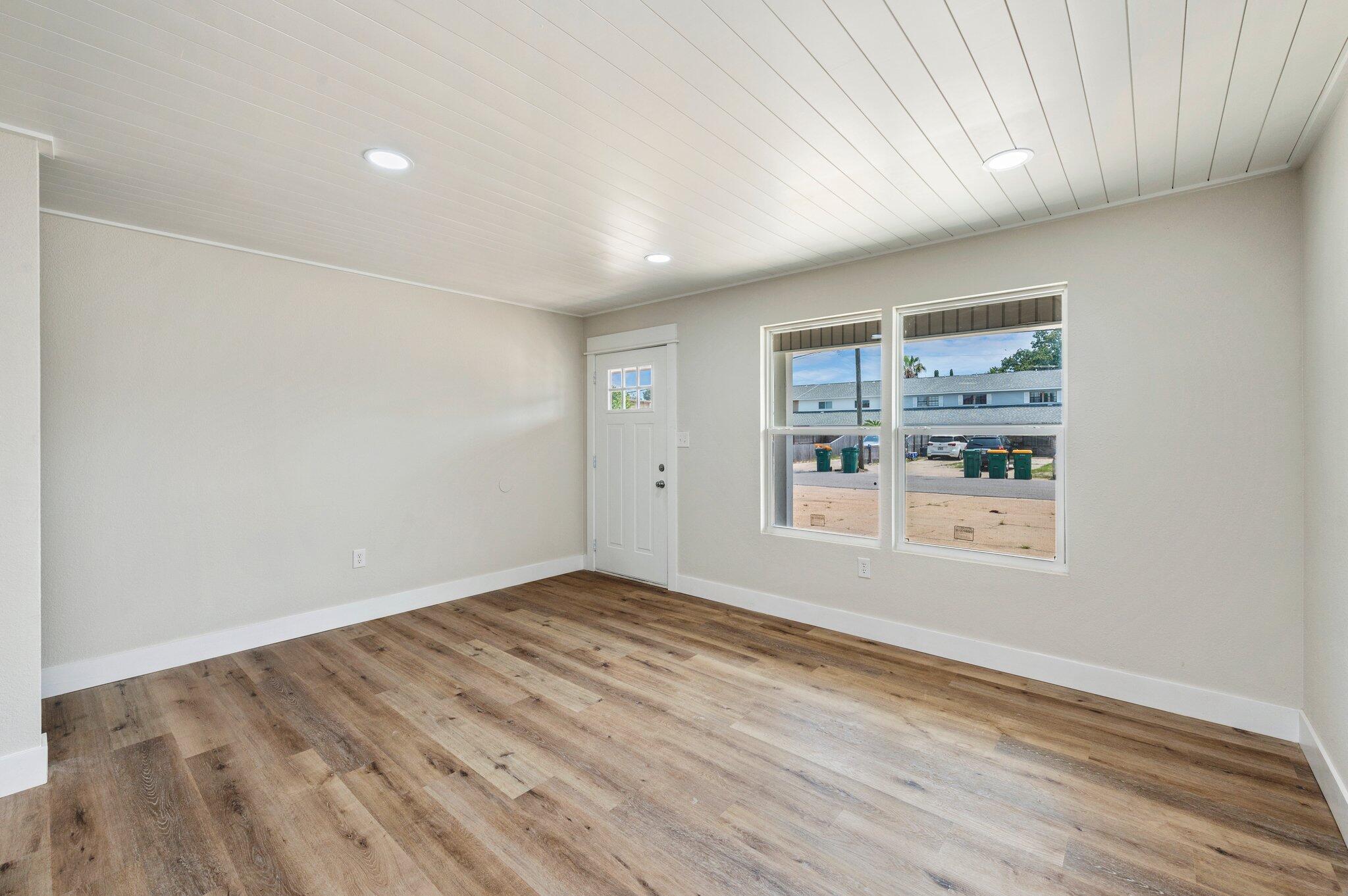 215 Ann Circle UNIT 3