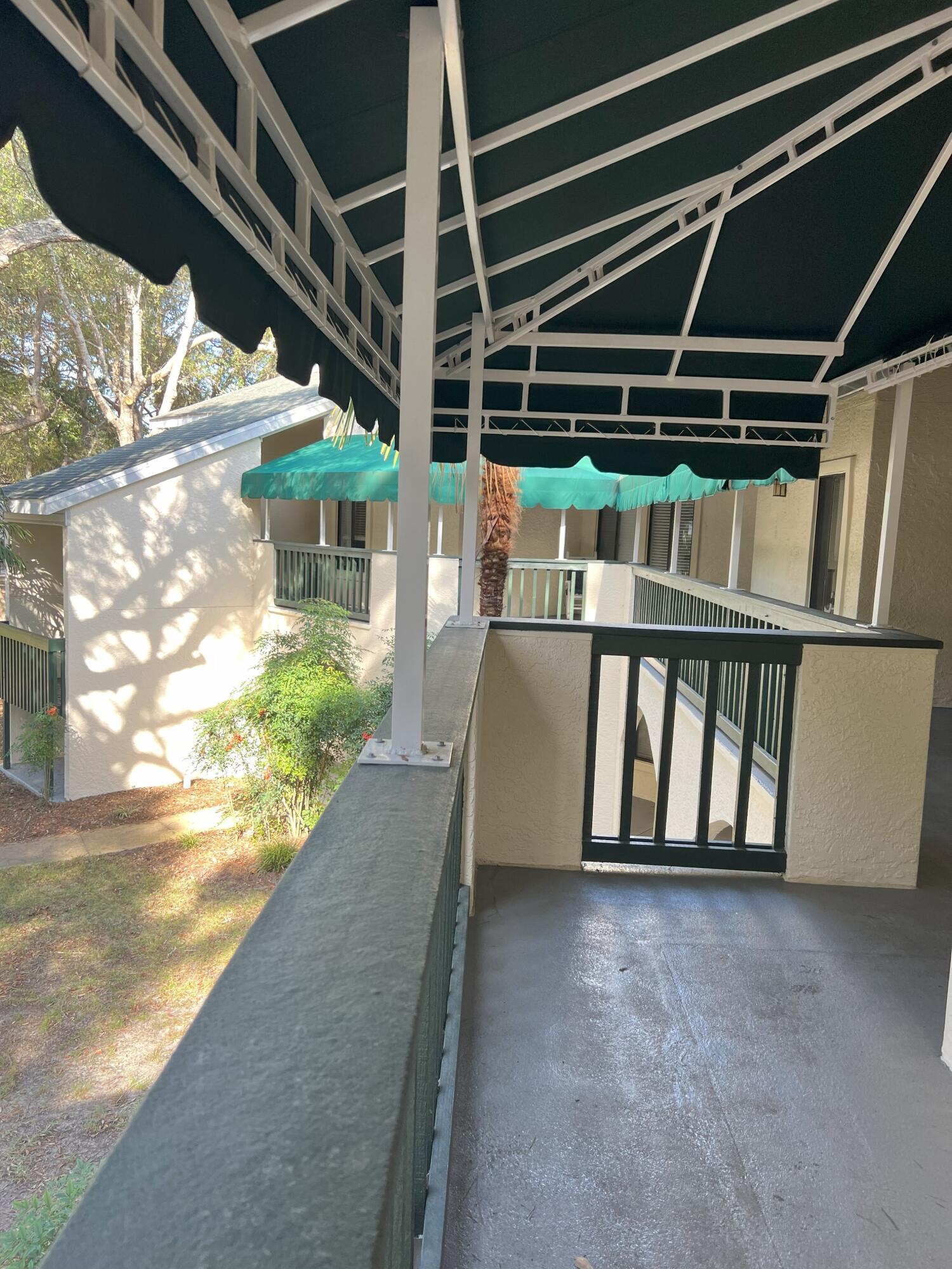 LAKESIDE VILLAGE - Residential Lease