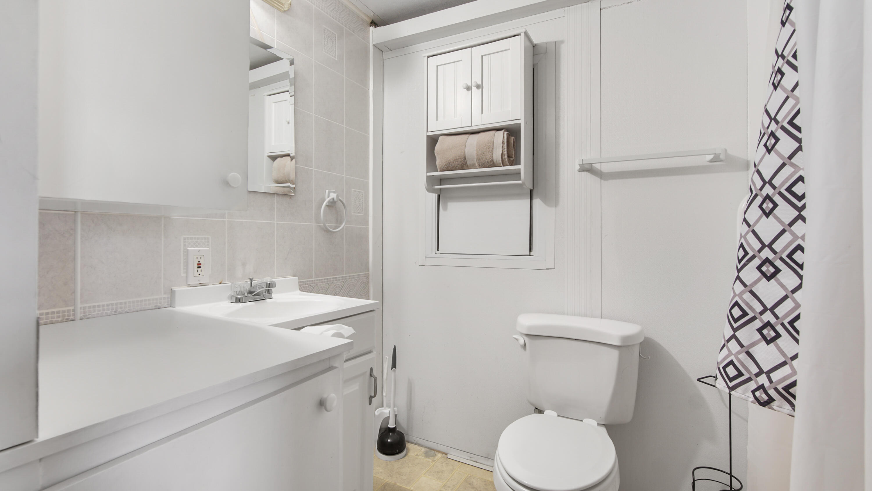 HOLIDAY BEACH UNIT 16 - Residential