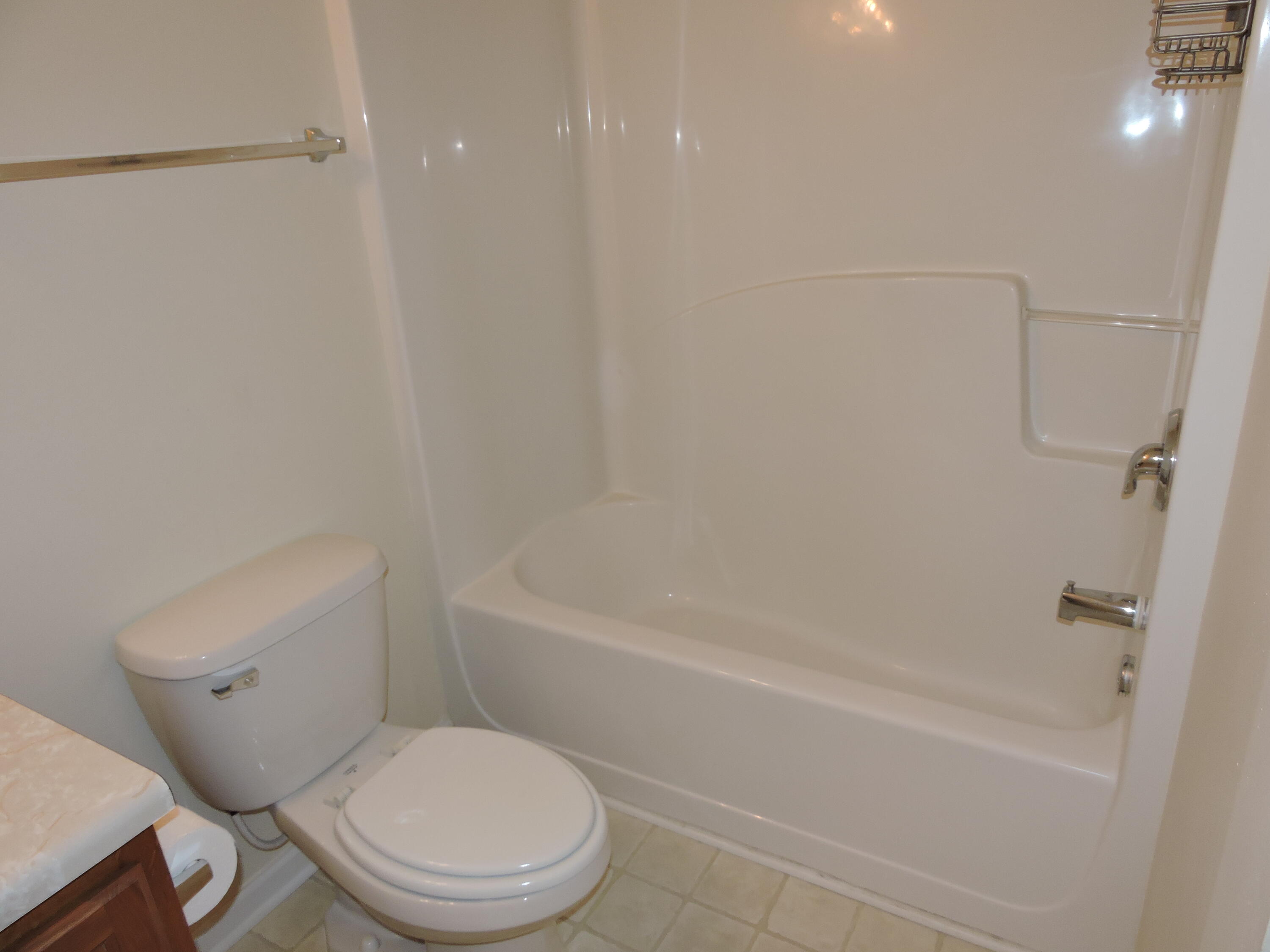 ROLLING PINES - Residential Lease