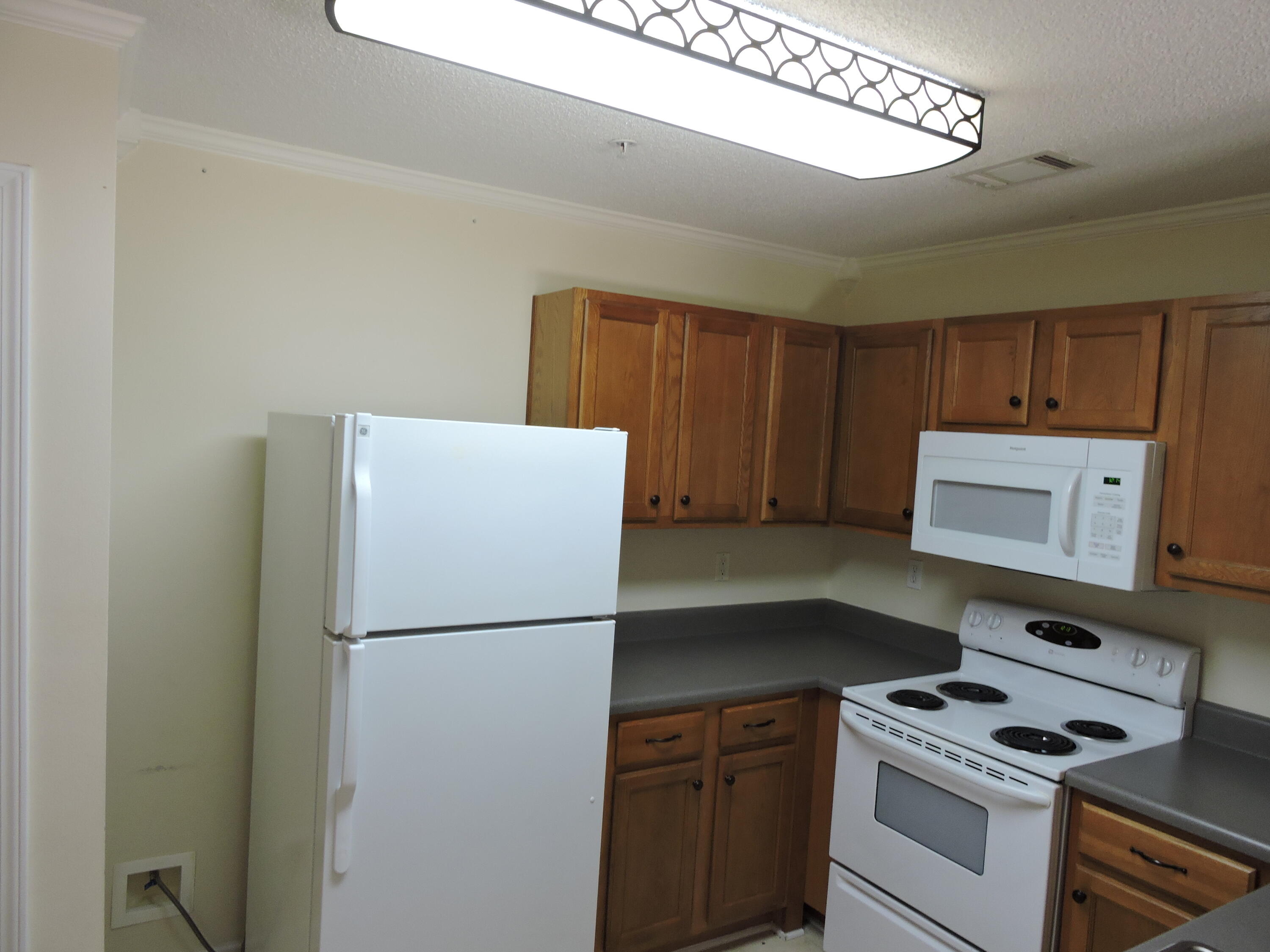 ROLLING PINES - Residential Lease