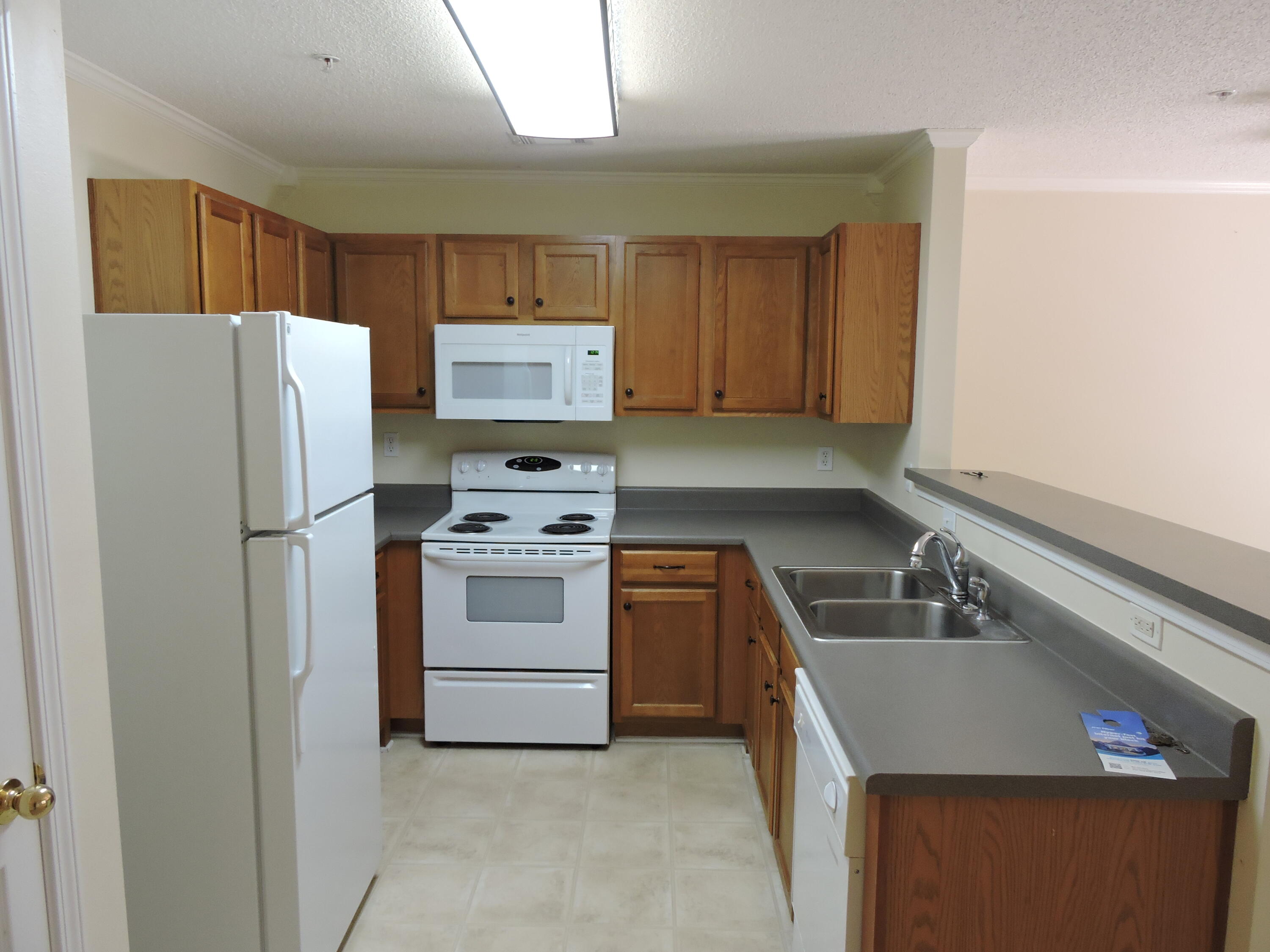 ROLLING PINES - Residential Lease