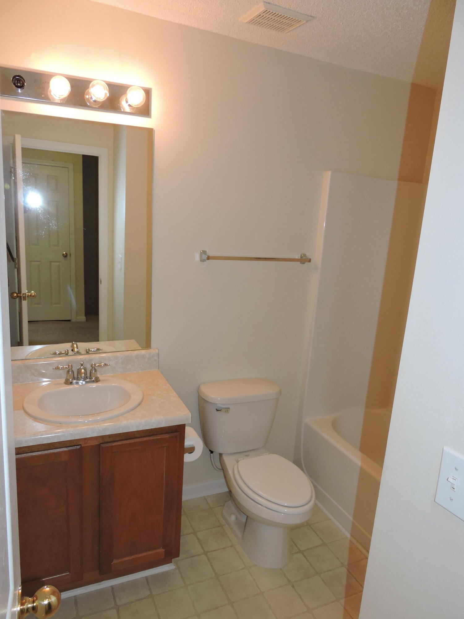 ROLLING PINES - Residential Lease