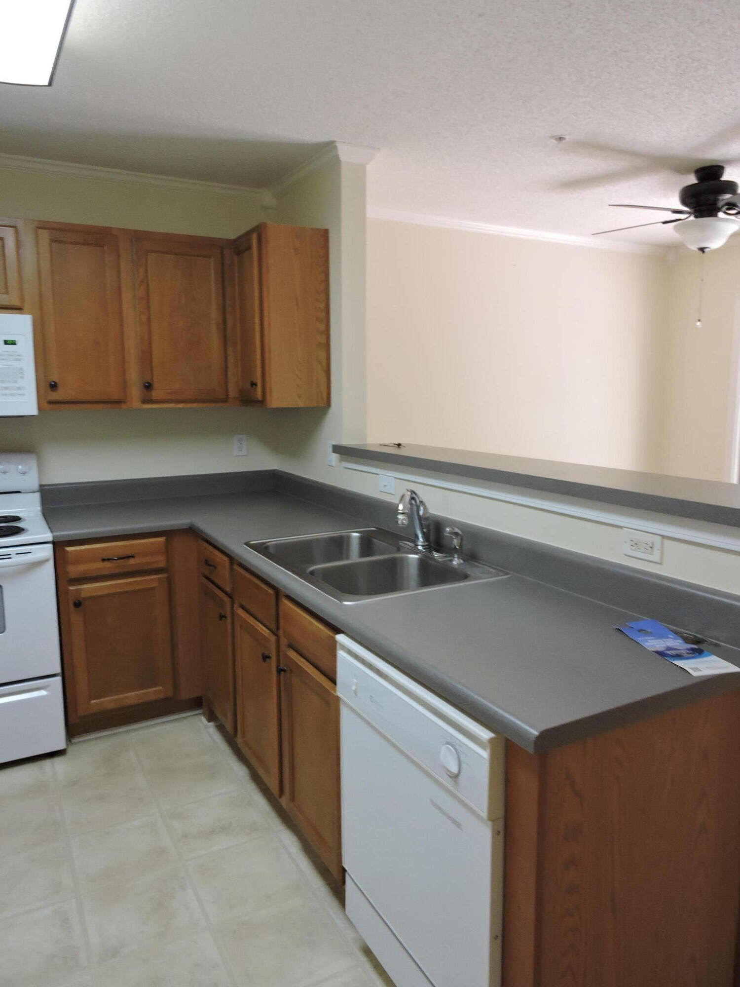 ROLLING PINES - Residential Lease