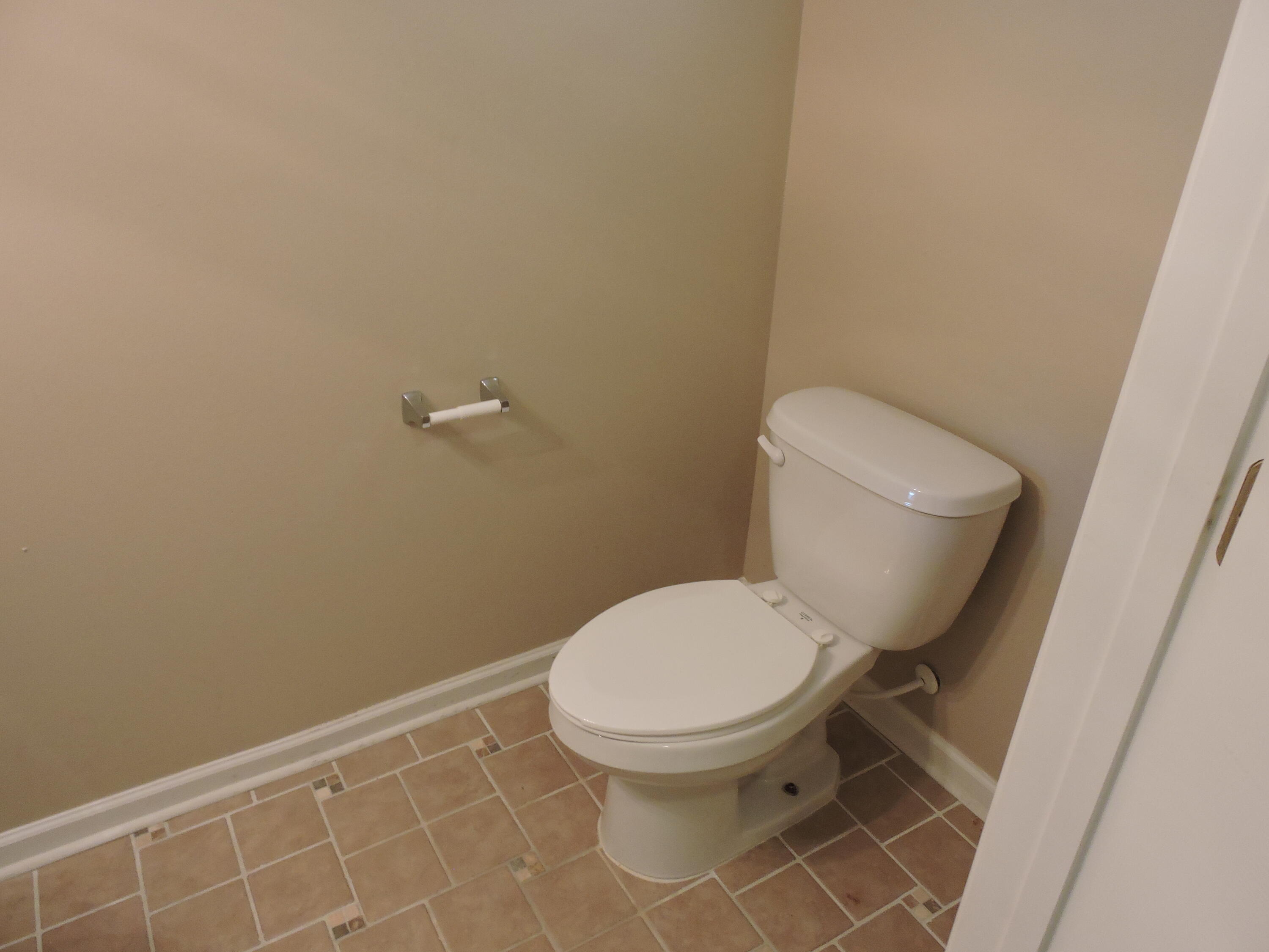 ROLLING PINES - Residential Lease