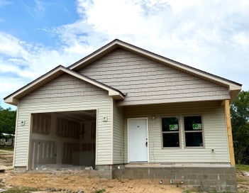 286 Larkspur East Avenue DeFuniak Springs FL 32433