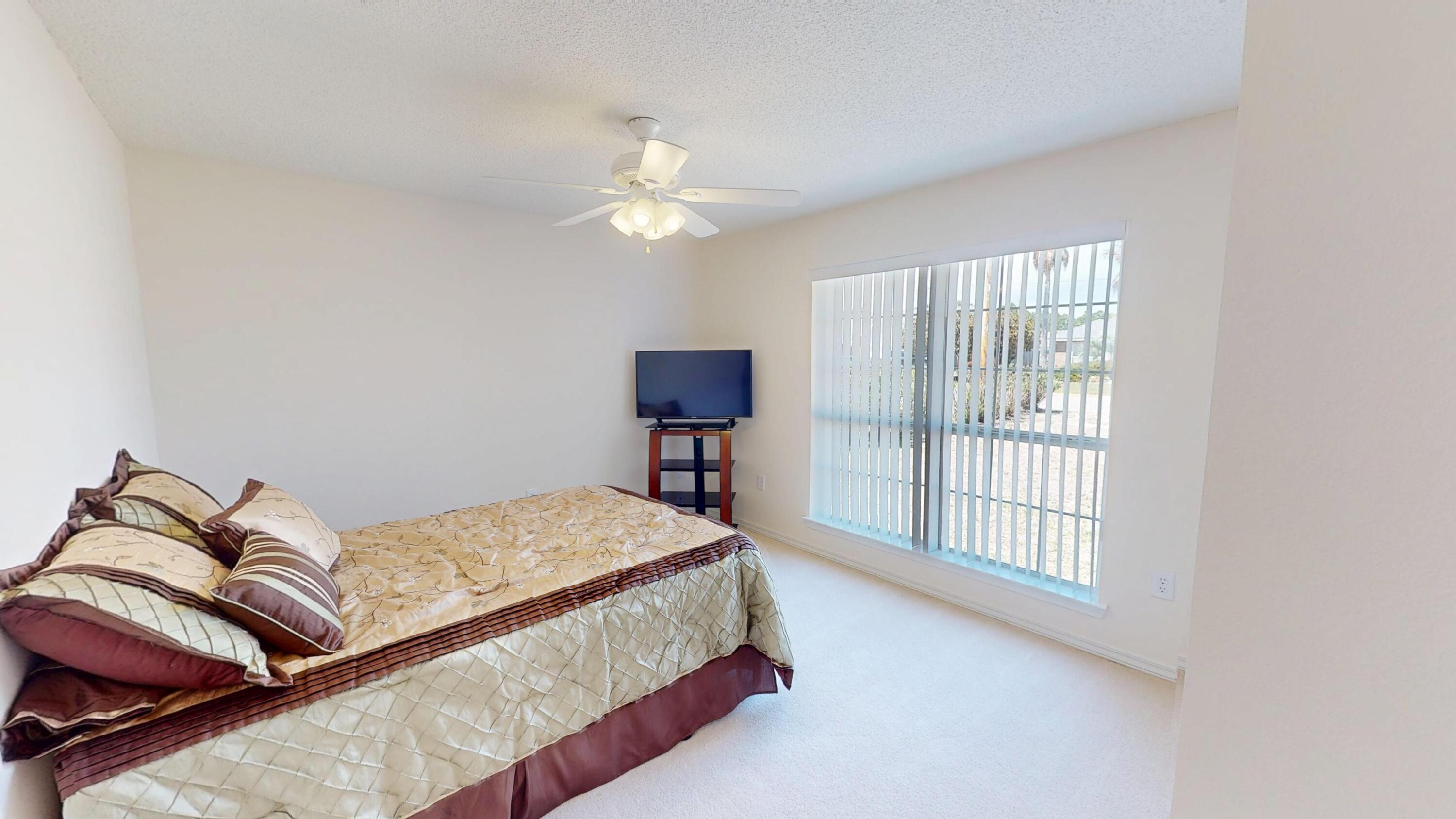 ASHBERRY WOODS - Residential