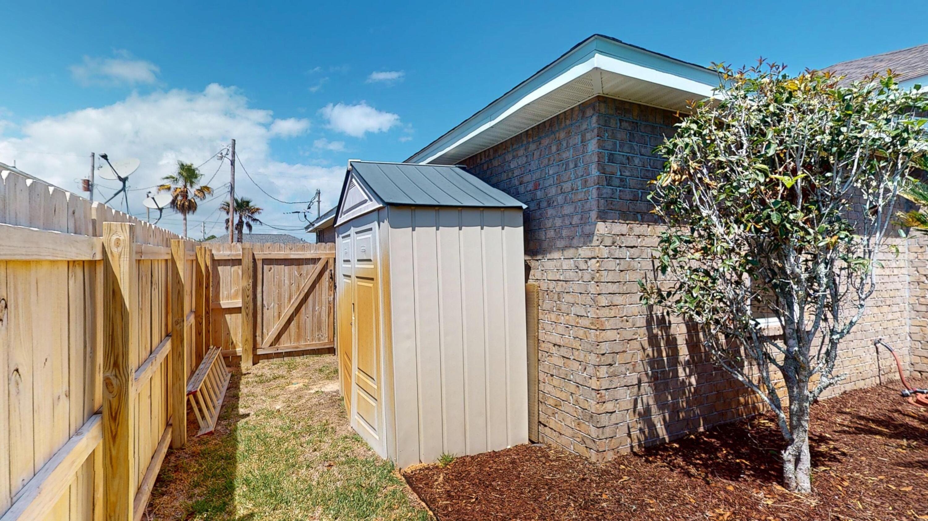 ASHBERRY WOODS - Residential