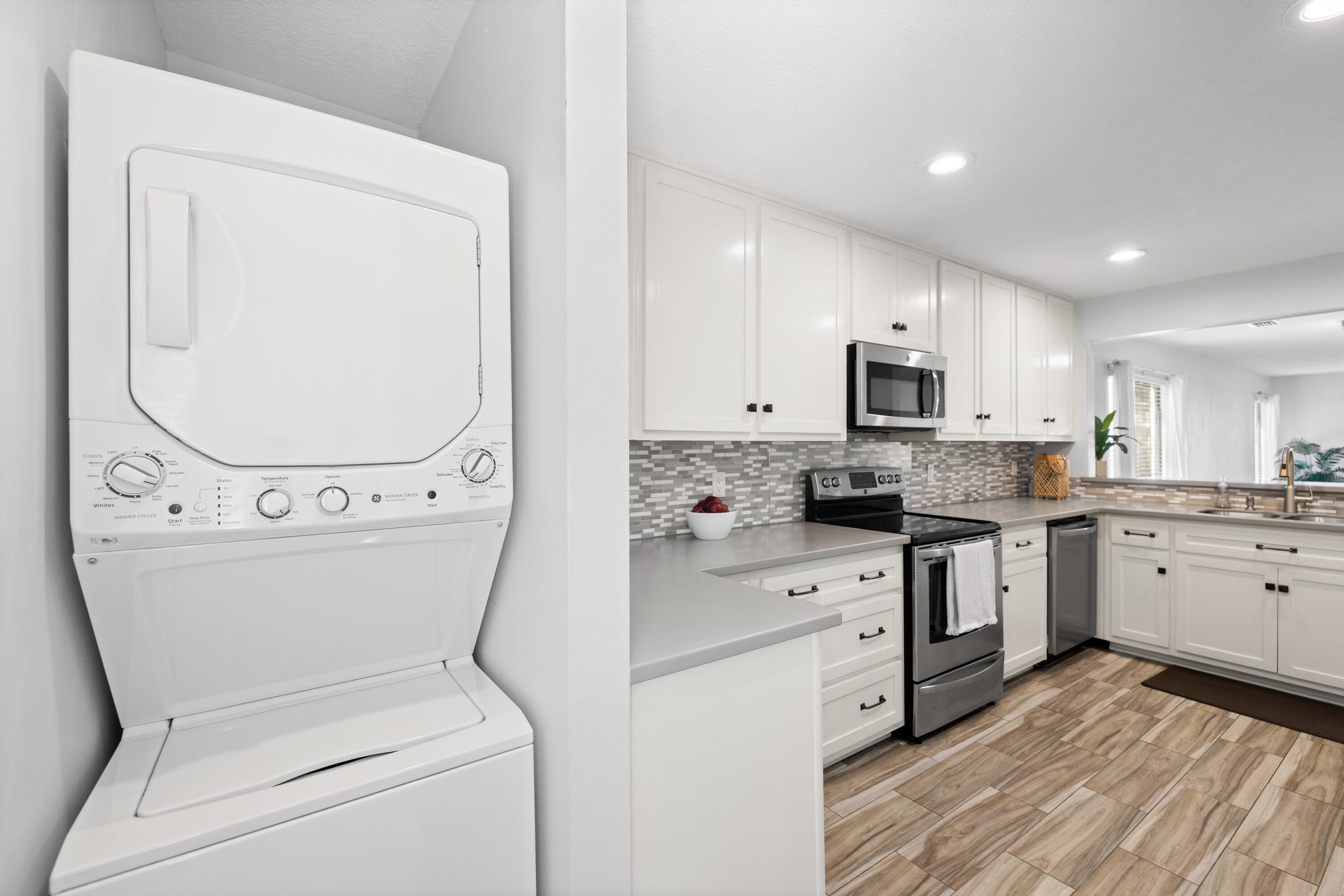 LAKESIDE CONDO AT BLUEWATER BAY - Residential