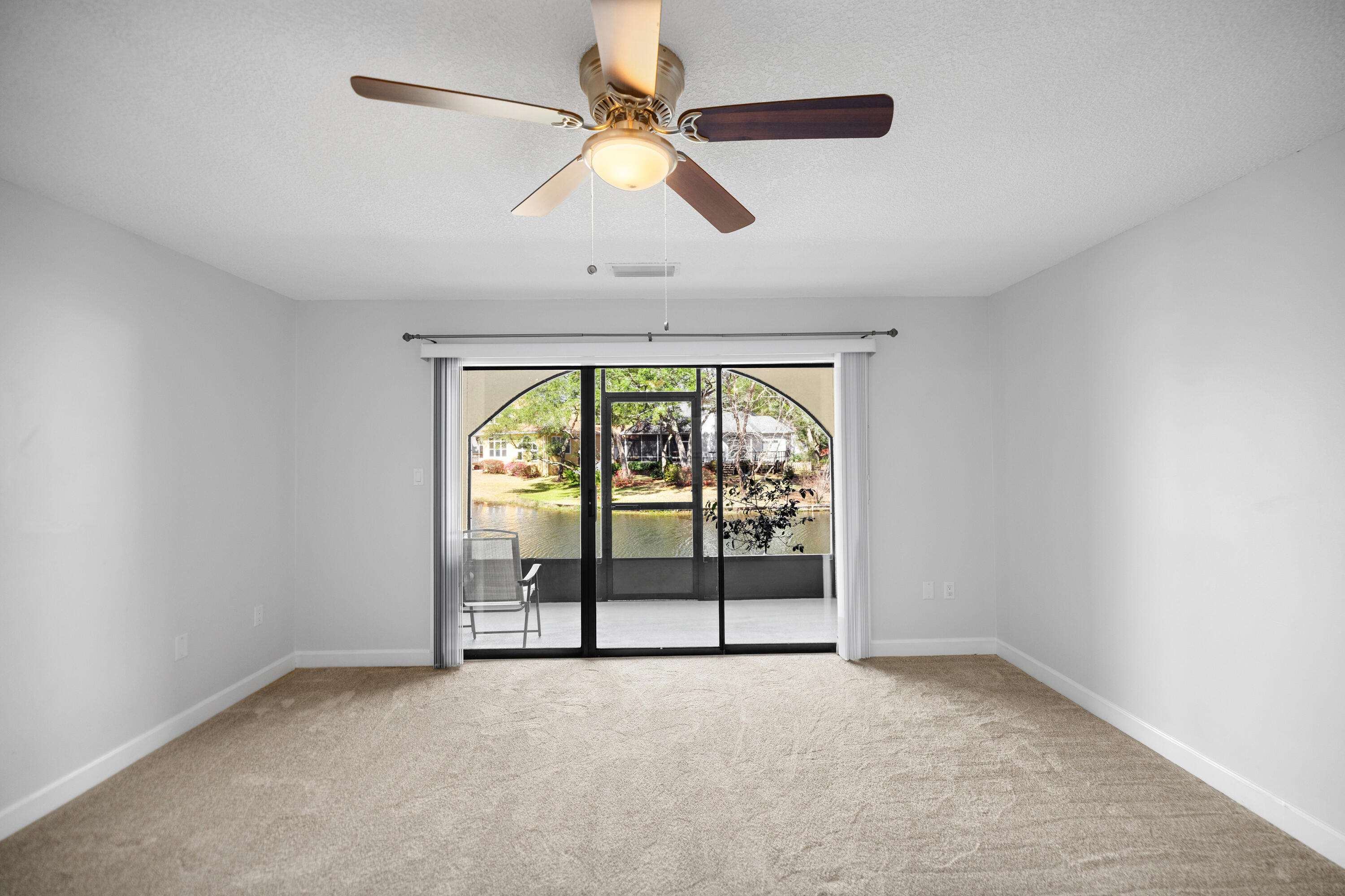 LAKESIDE CONDO AT BLUEWATER BAY - Residential