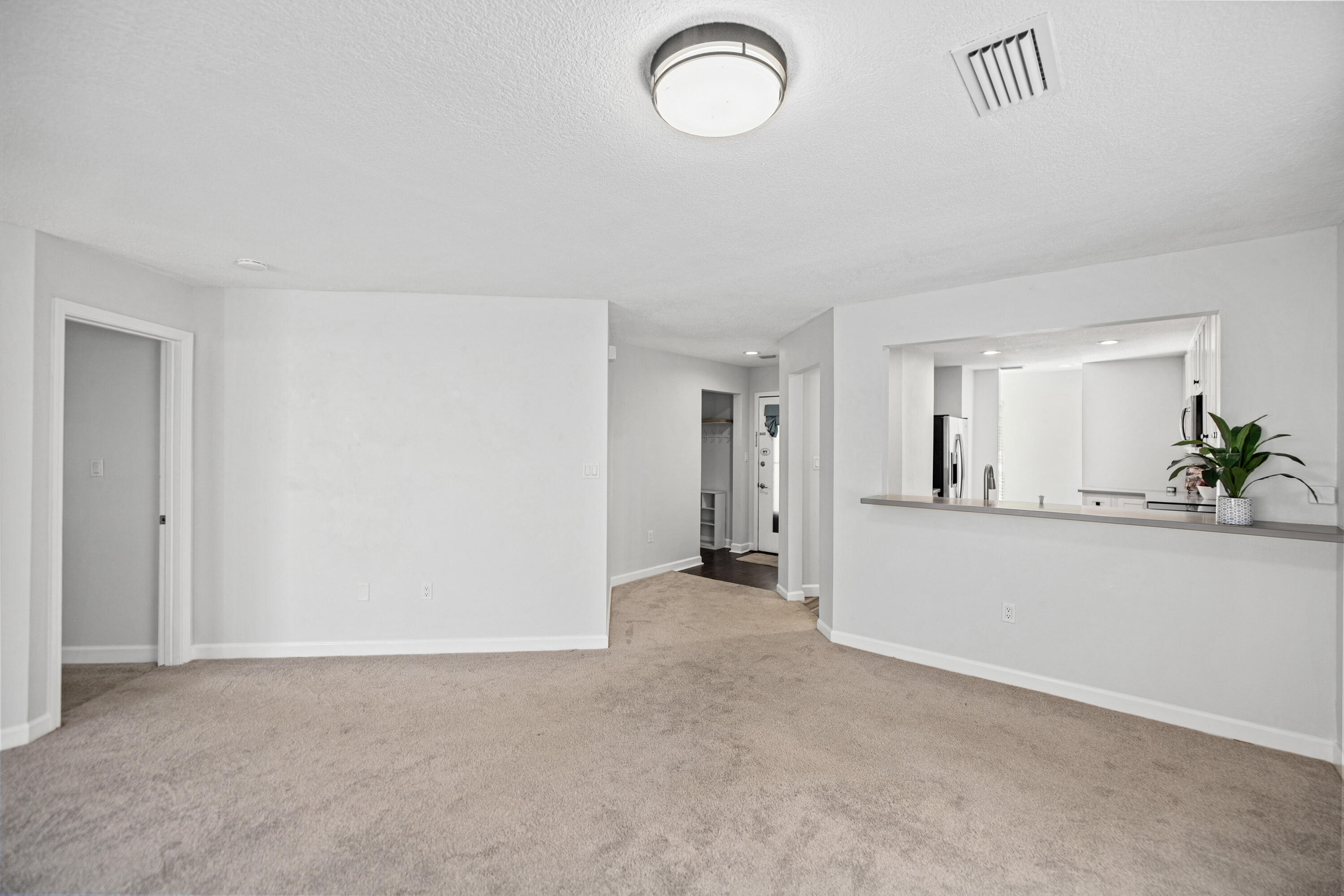 LAKESIDE CONDO AT BLUEWATER BAY - Residential