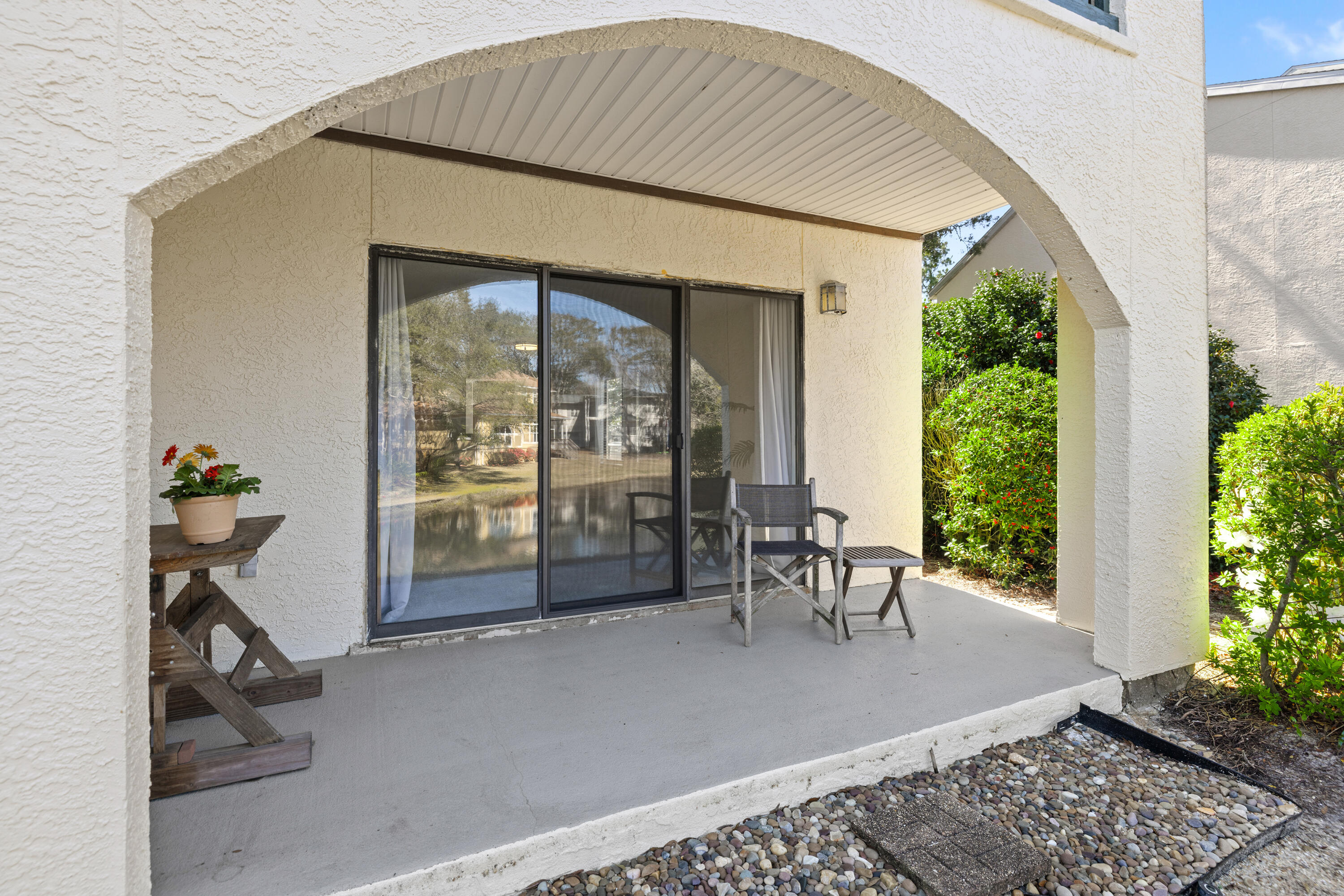 LAKESIDE CONDO AT BLUEWATER BAY - Residential