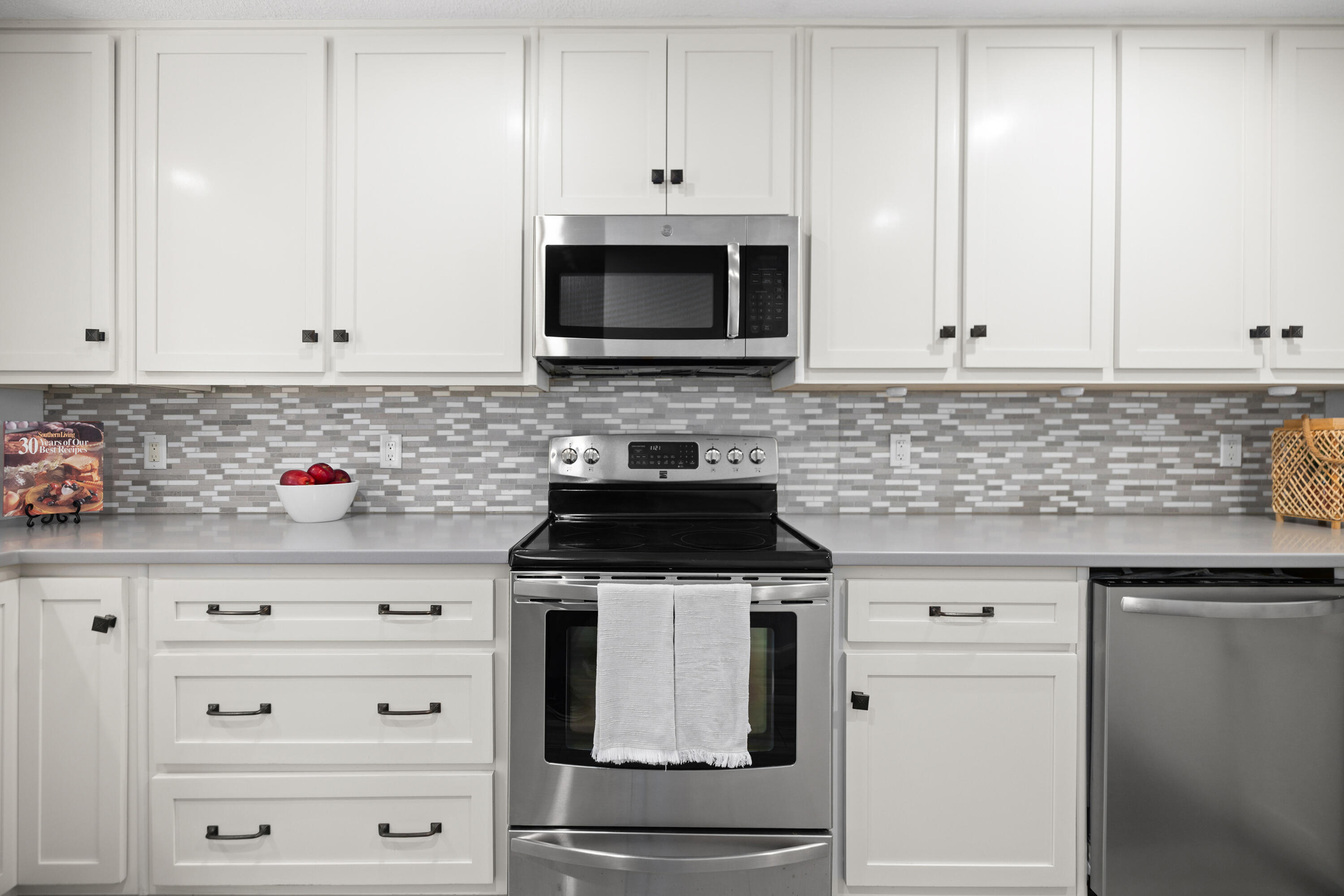 LAKESIDE CONDO AT BLUEWATER BAY - Residential