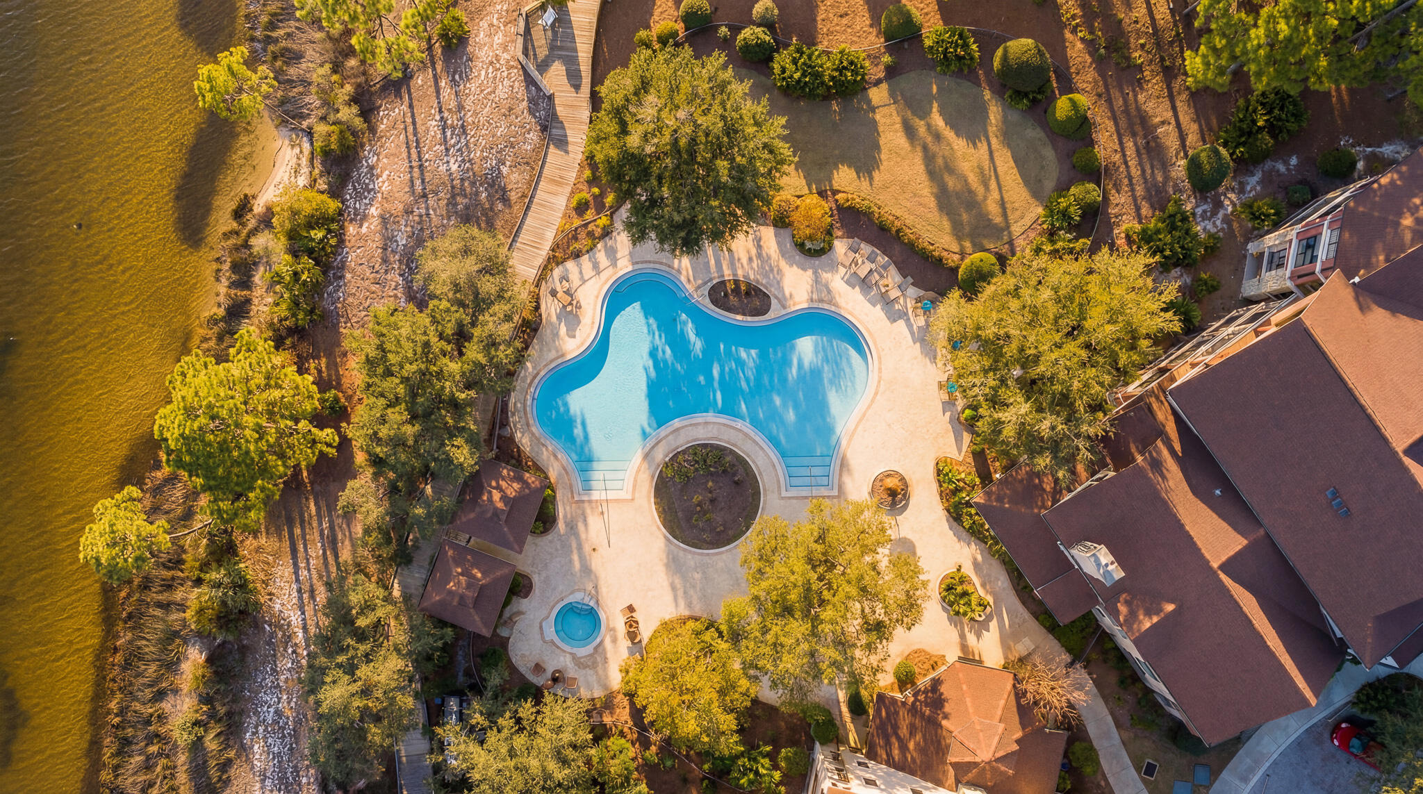 WILD HERON - Residential