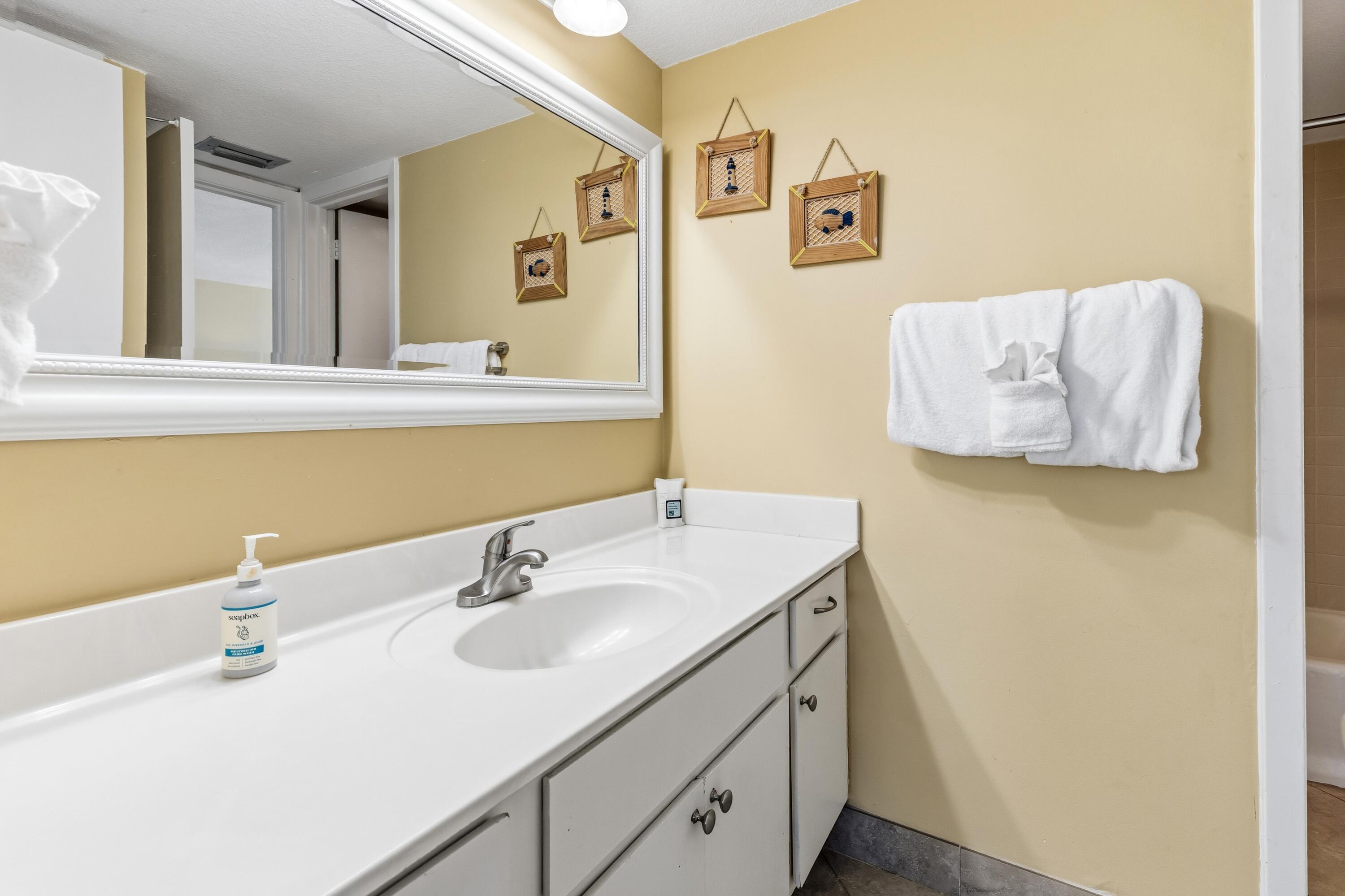 BEACH HOUSE CONDO PH 2 - Residential