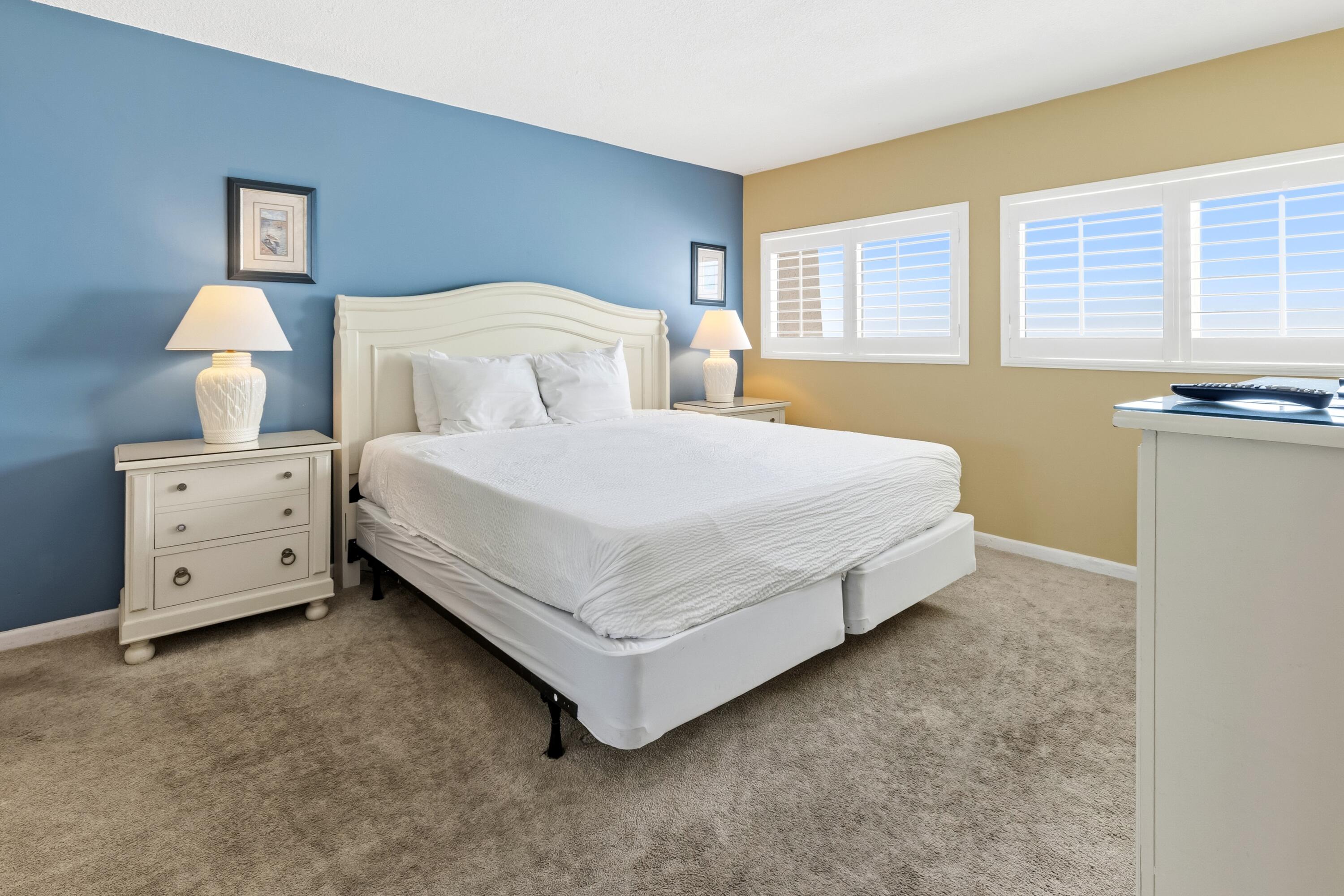 BEACH HOUSE CONDO PH 2 - Residential