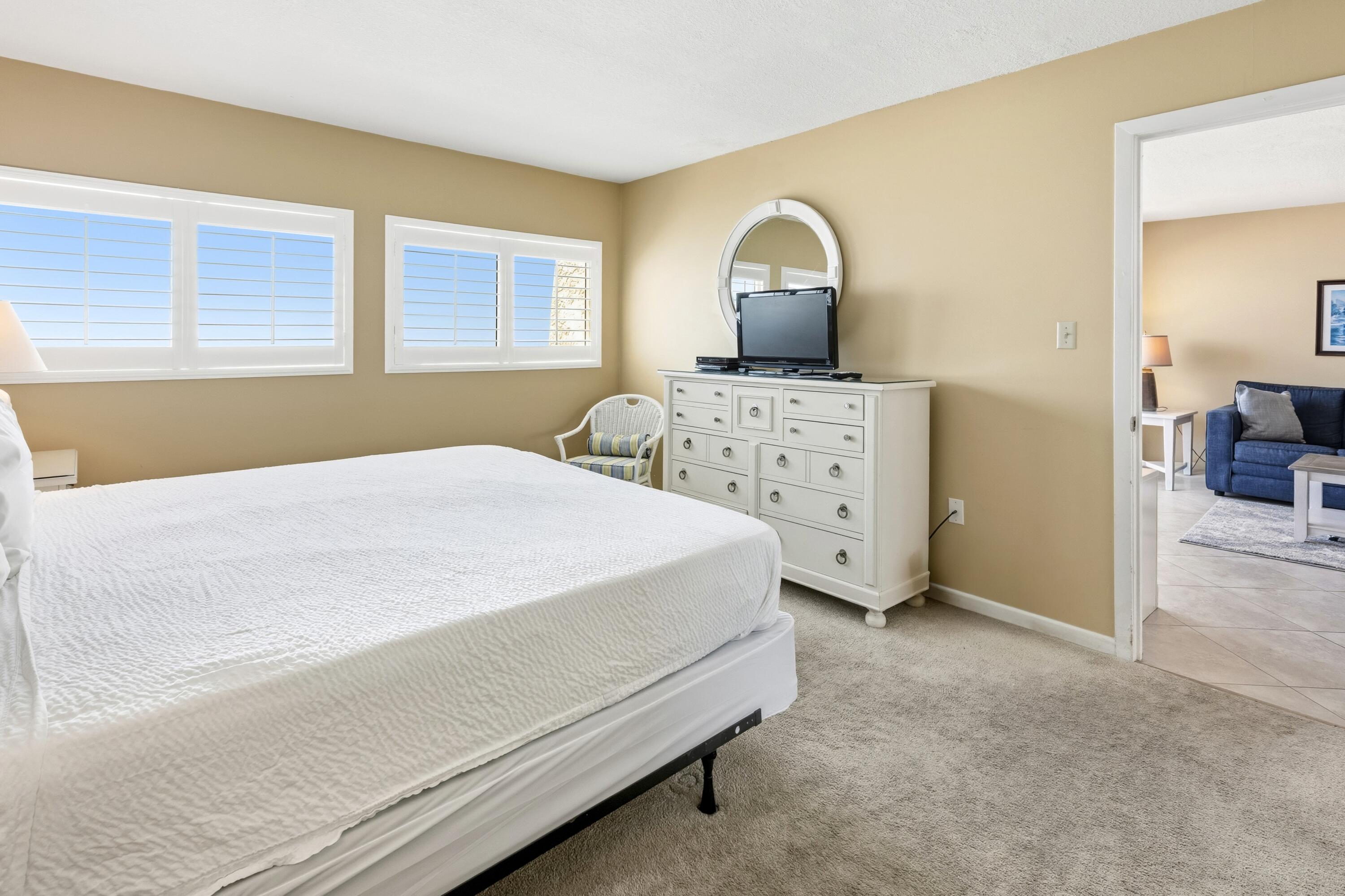 BEACH HOUSE CONDO PH 2 - Residential