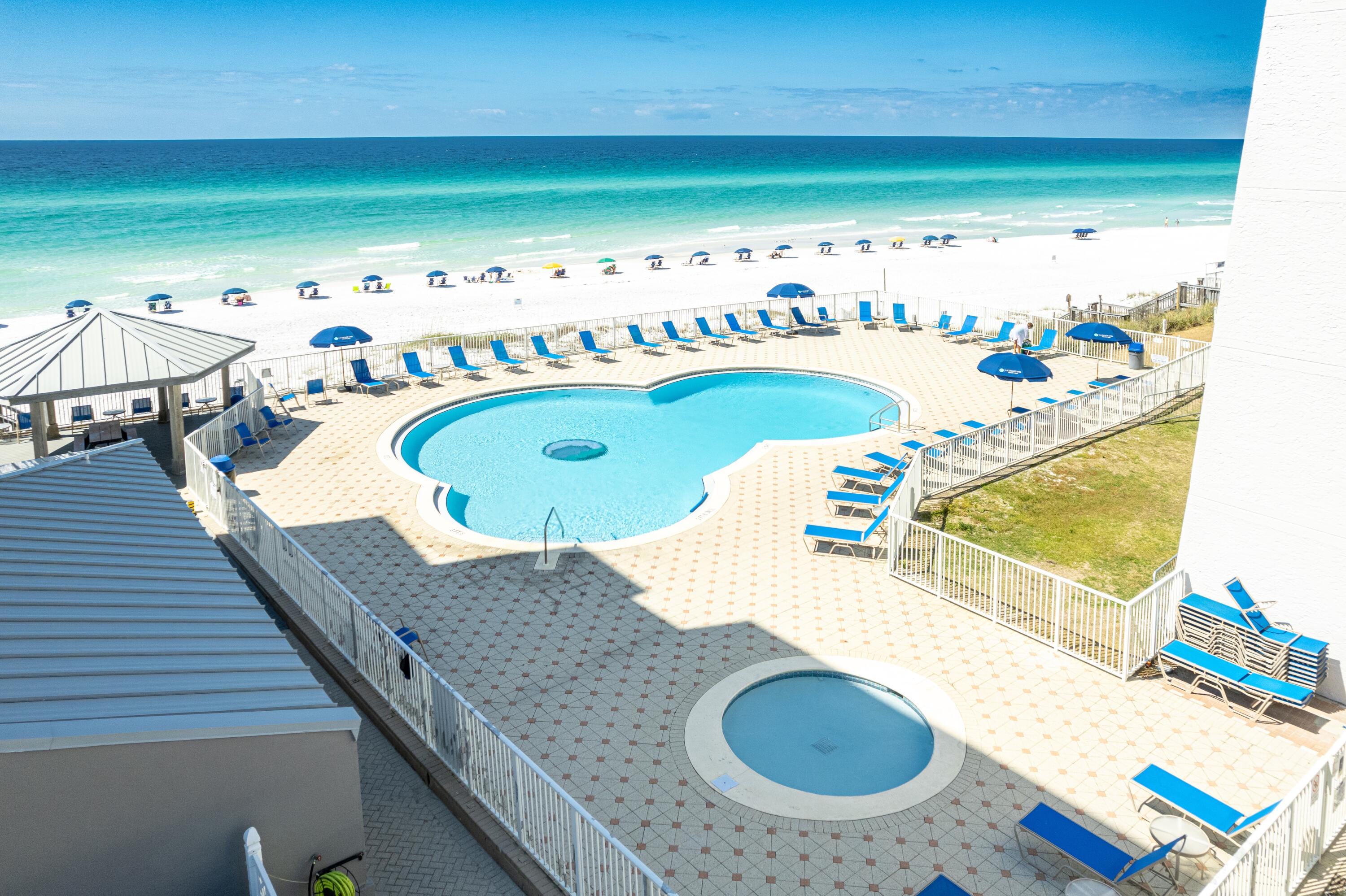 BEACH HOUSE CONDO PH 2 - Residential