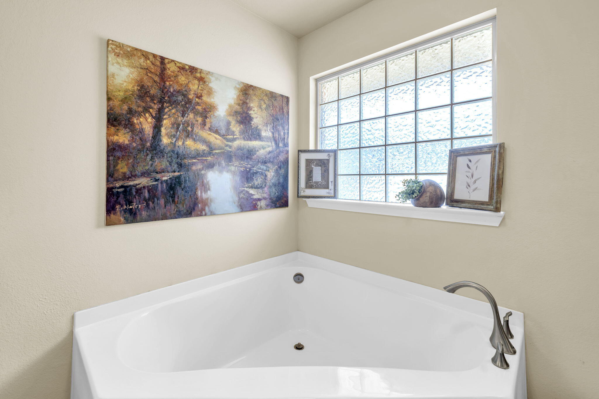 ALICIA PLACE - Residential