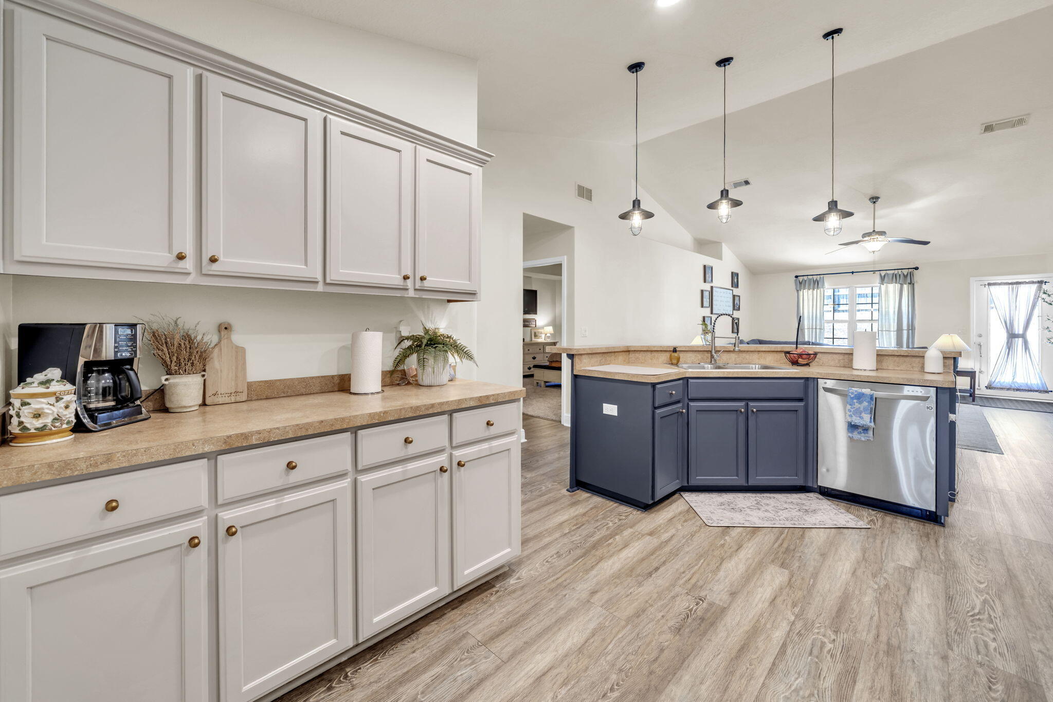 ALICIA PLACE - Residential